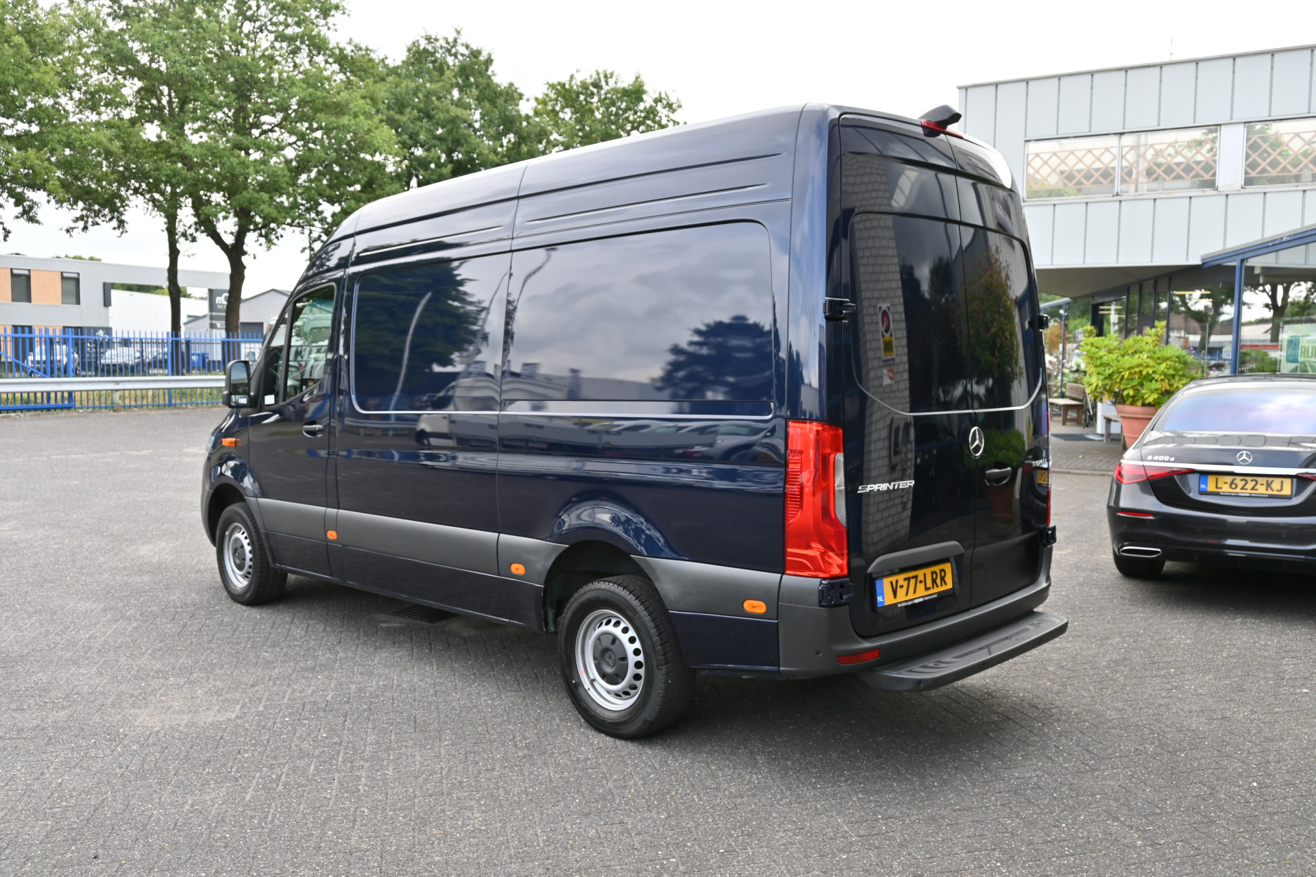 Mercedes-Benz Sprinter 9