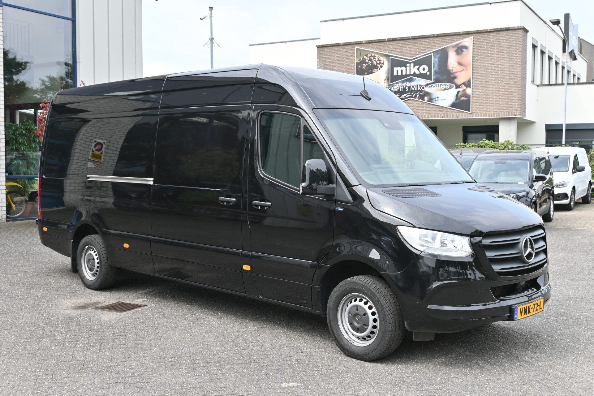 Mercedes-Benz Sprinter 11