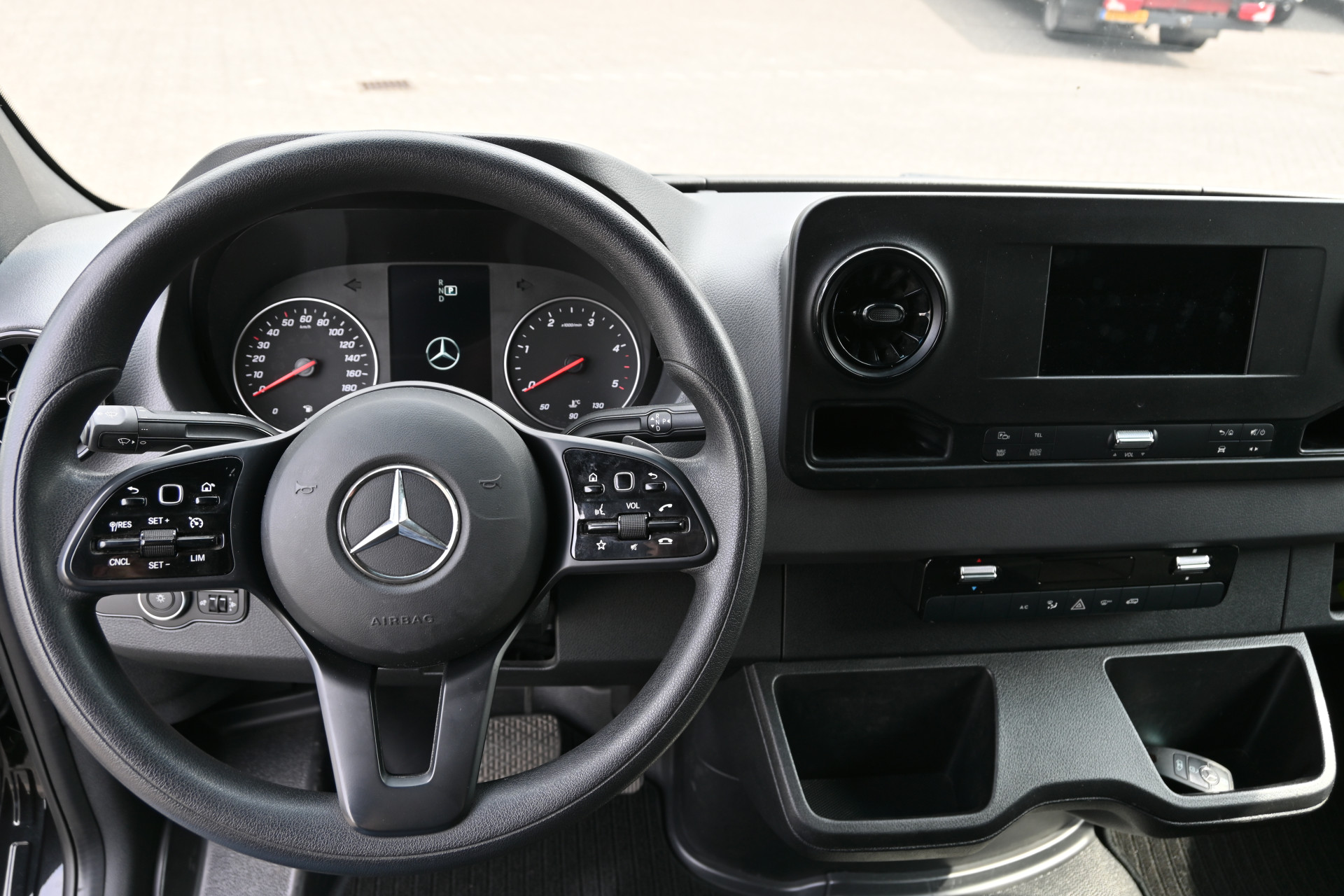 Mercedes-Benz Sprinter 16
