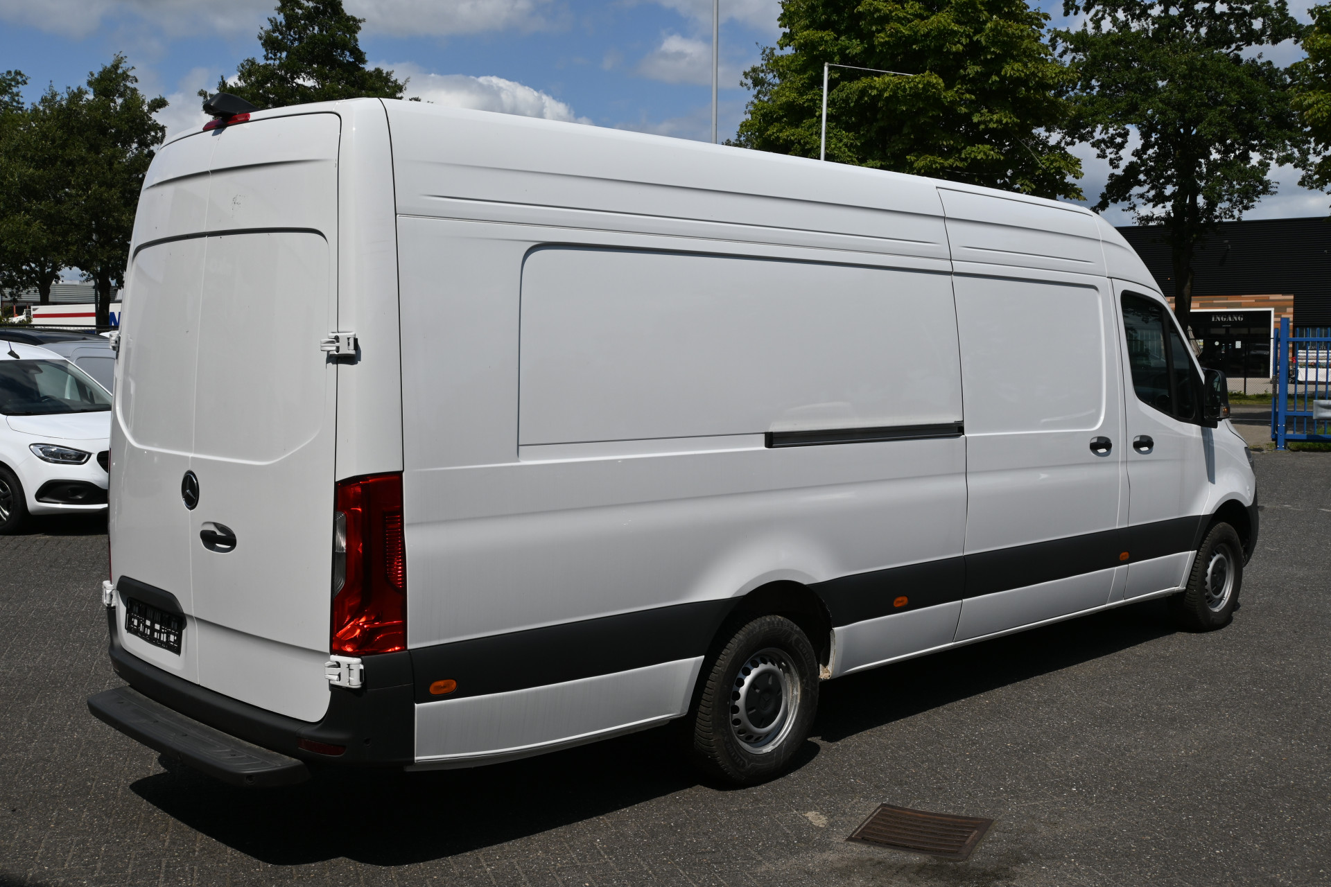 Mercedes-Benz Sprinter 2