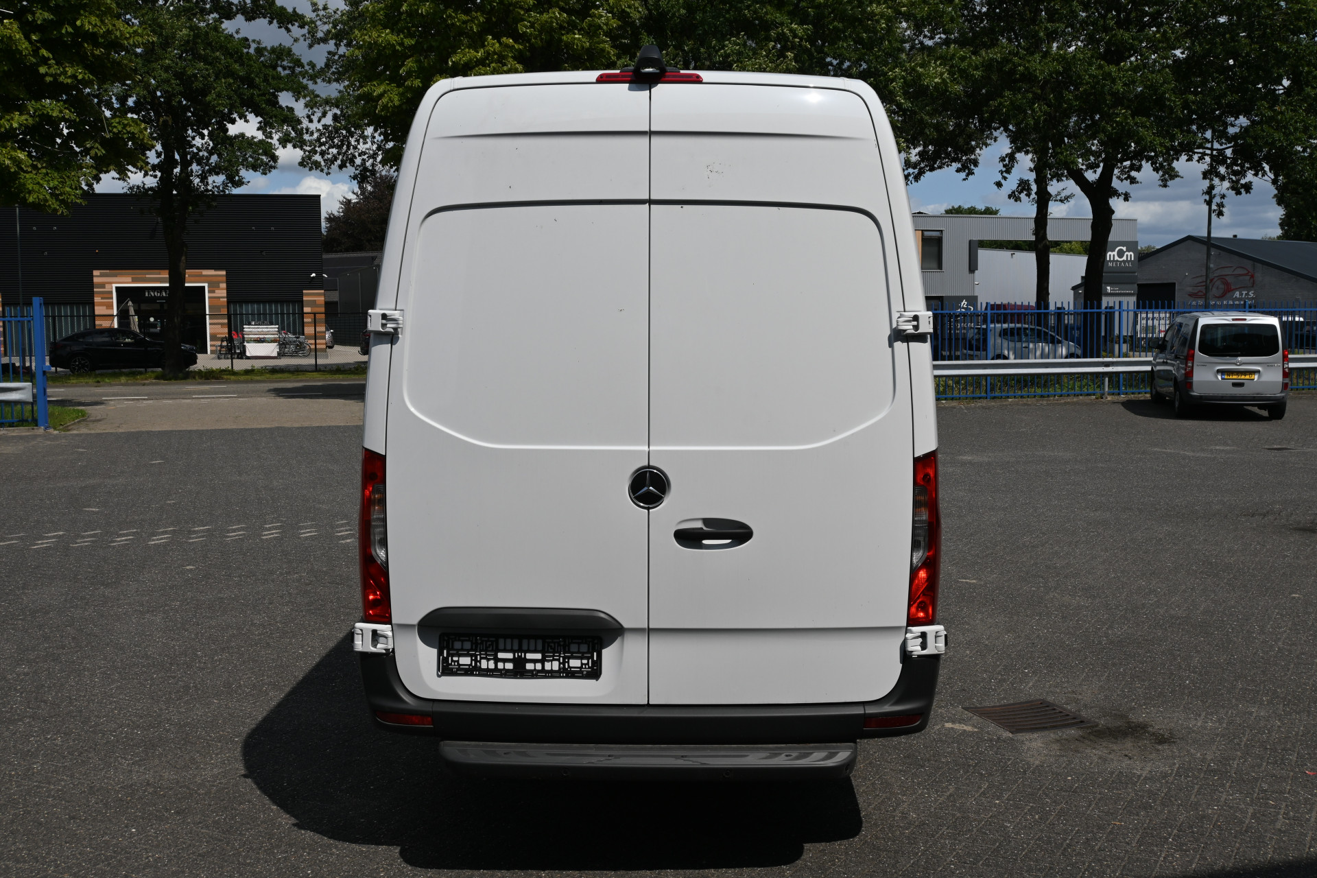 Mercedes-Benz Sprinter 9