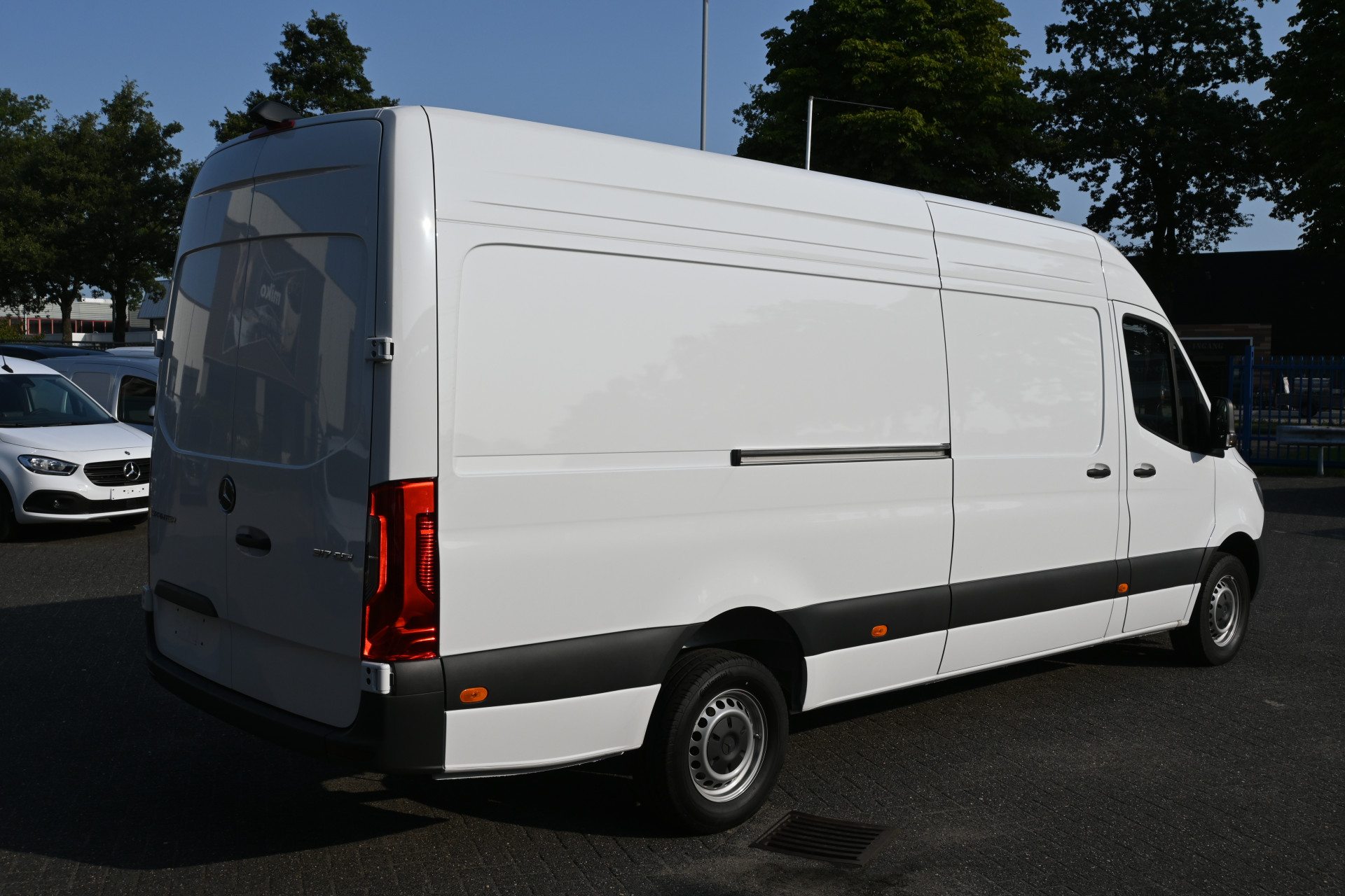 Mercedes-Benz Sprinter 2