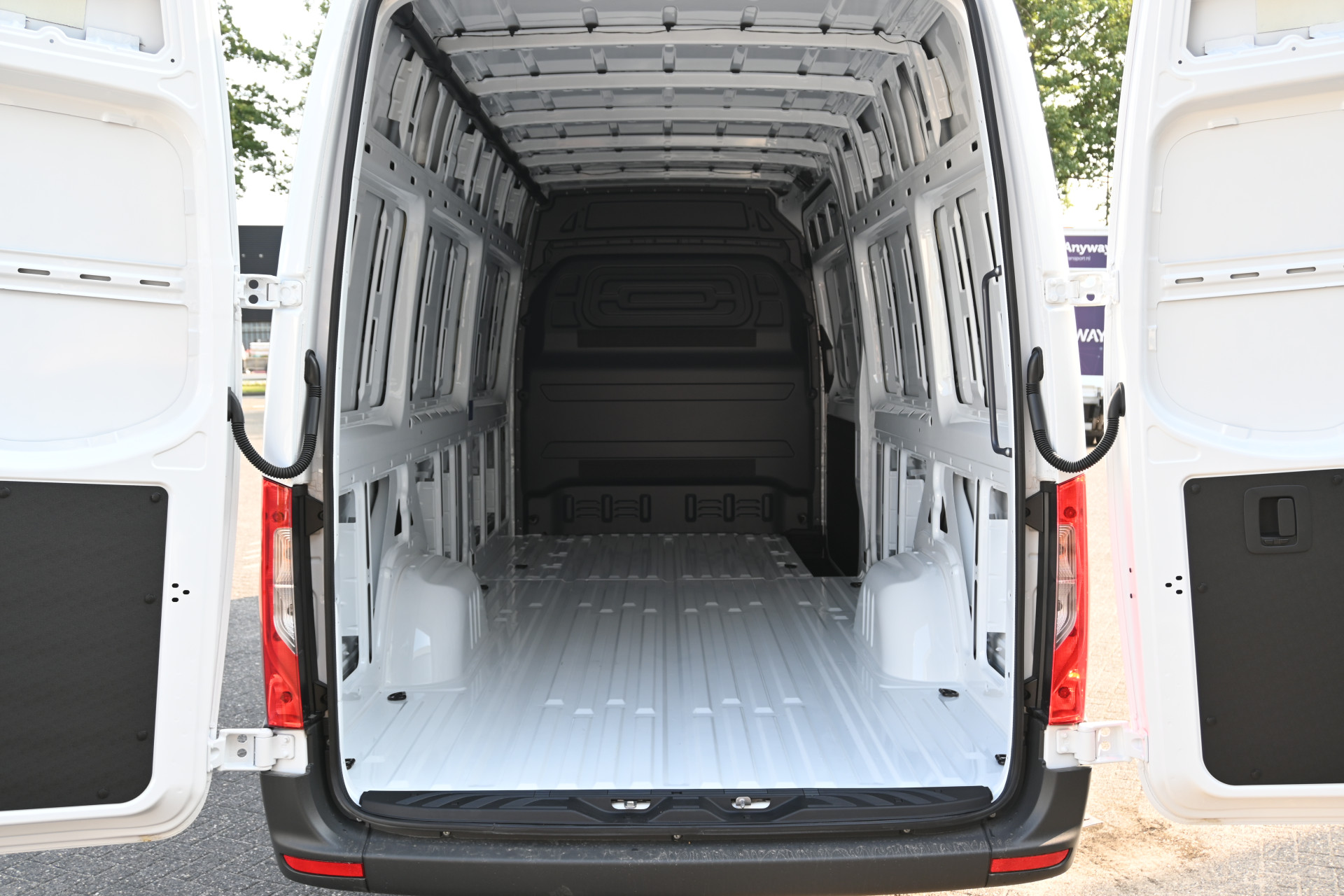 Mercedes-Benz Sprinter 9