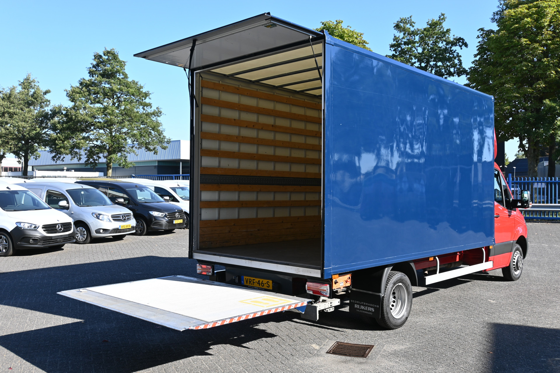 Mercedes-Benz Sprinter 2