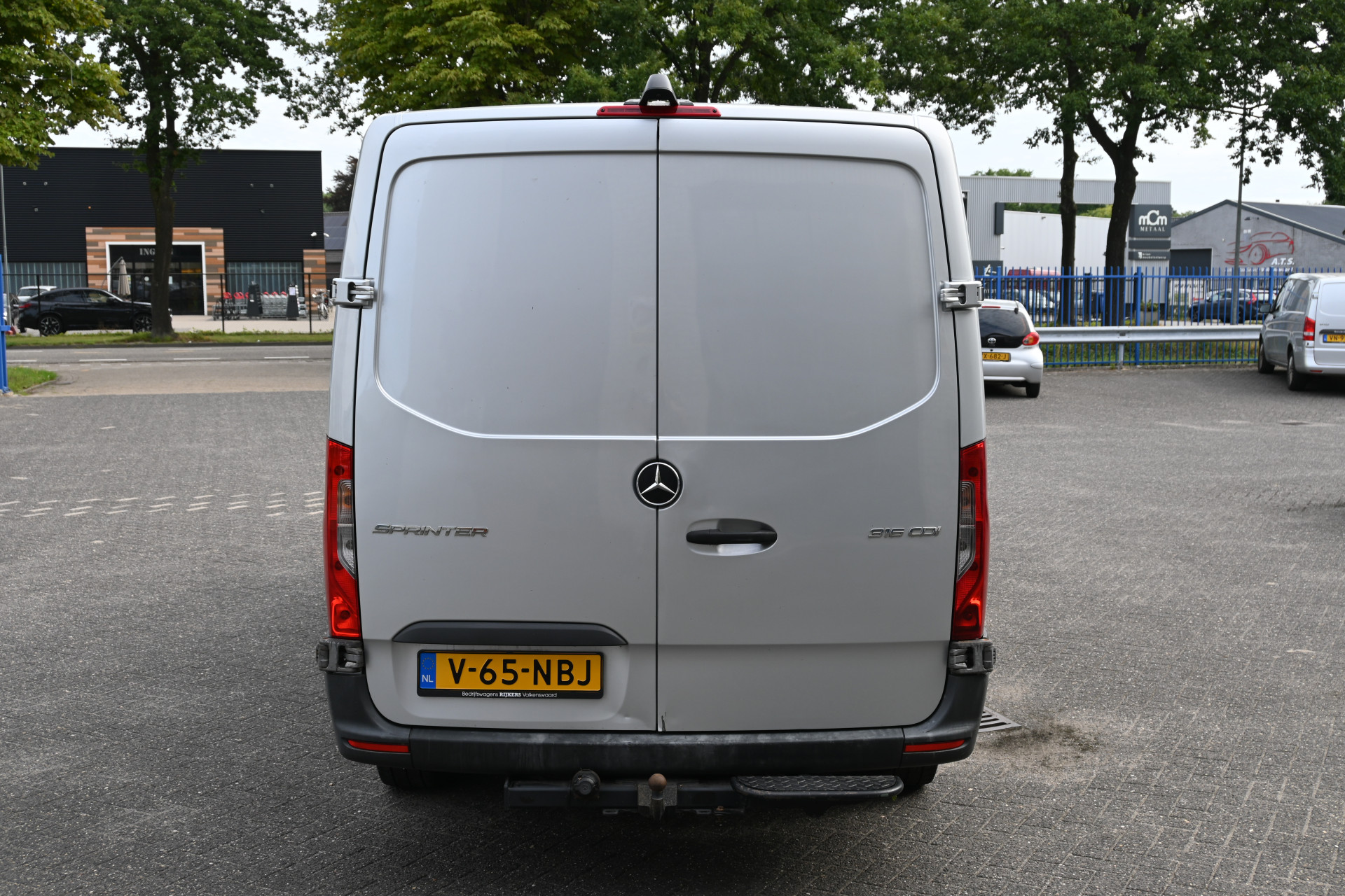 Mercedes-Benz Sprinter 11