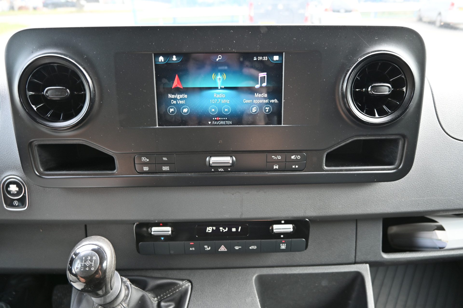 Mercedes-Benz Sprinter 4