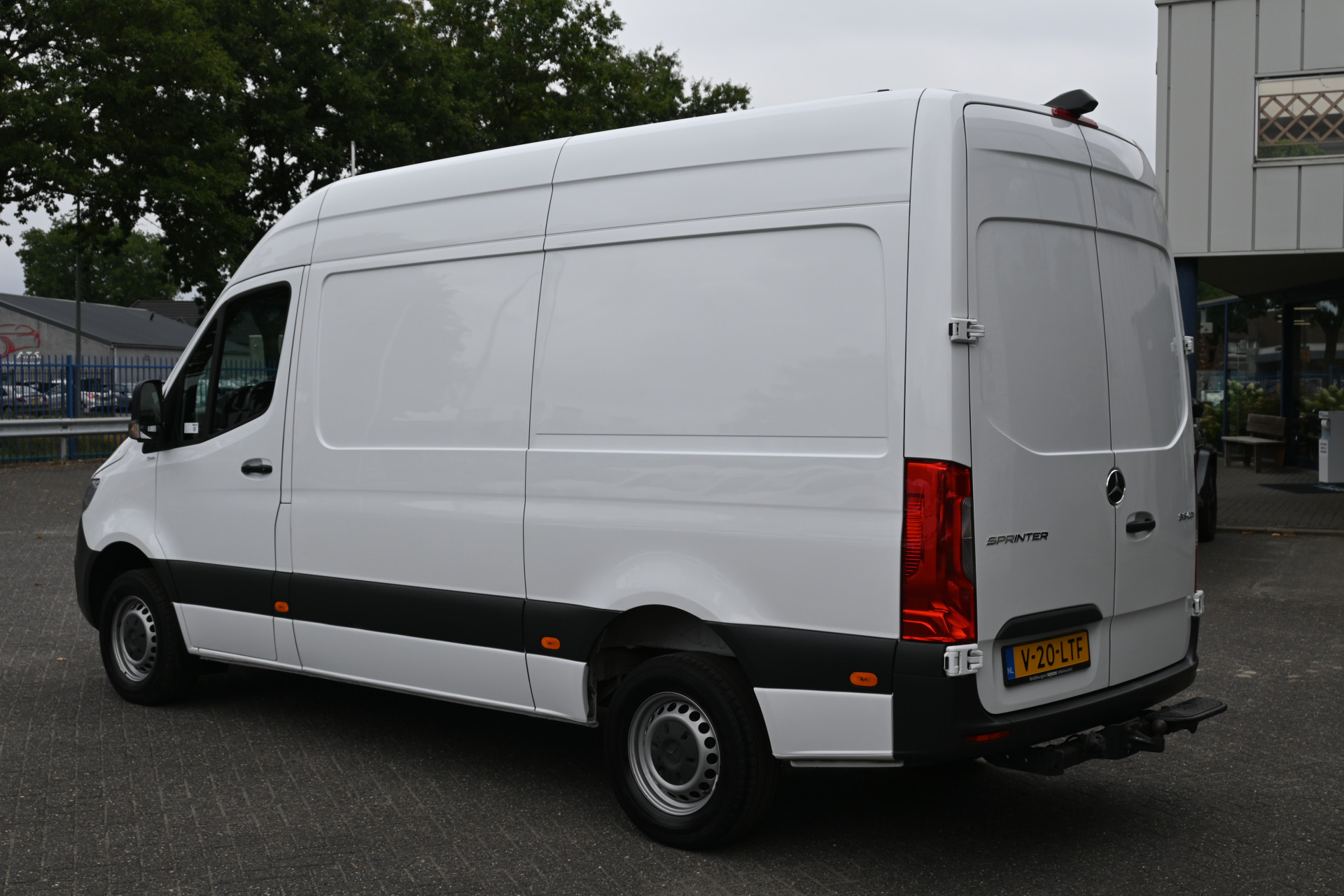 Mercedes-Benz Sprinter 10