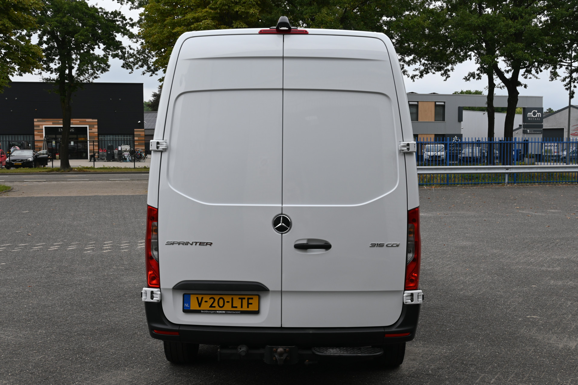 Mercedes-Benz Sprinter 11