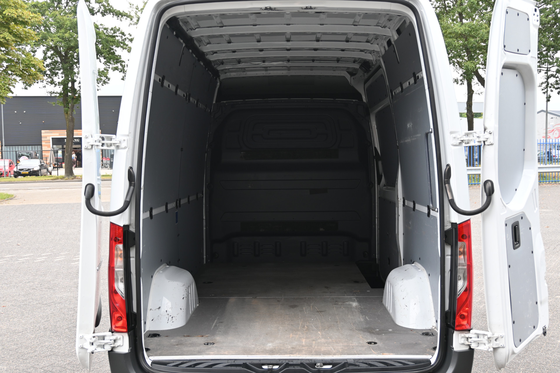 Mercedes-Benz Sprinter 12