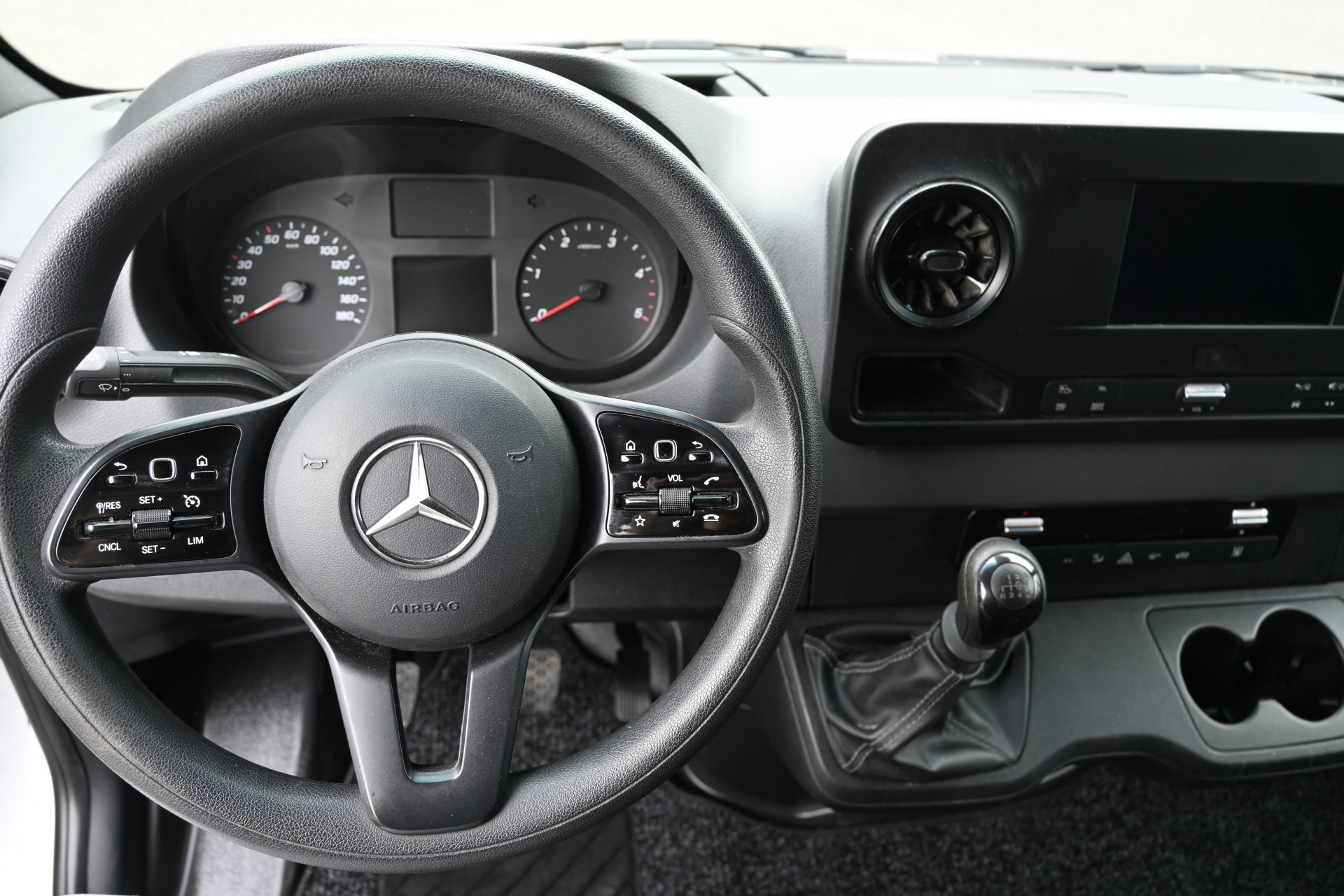 Mercedes-Benz Sprinter 14