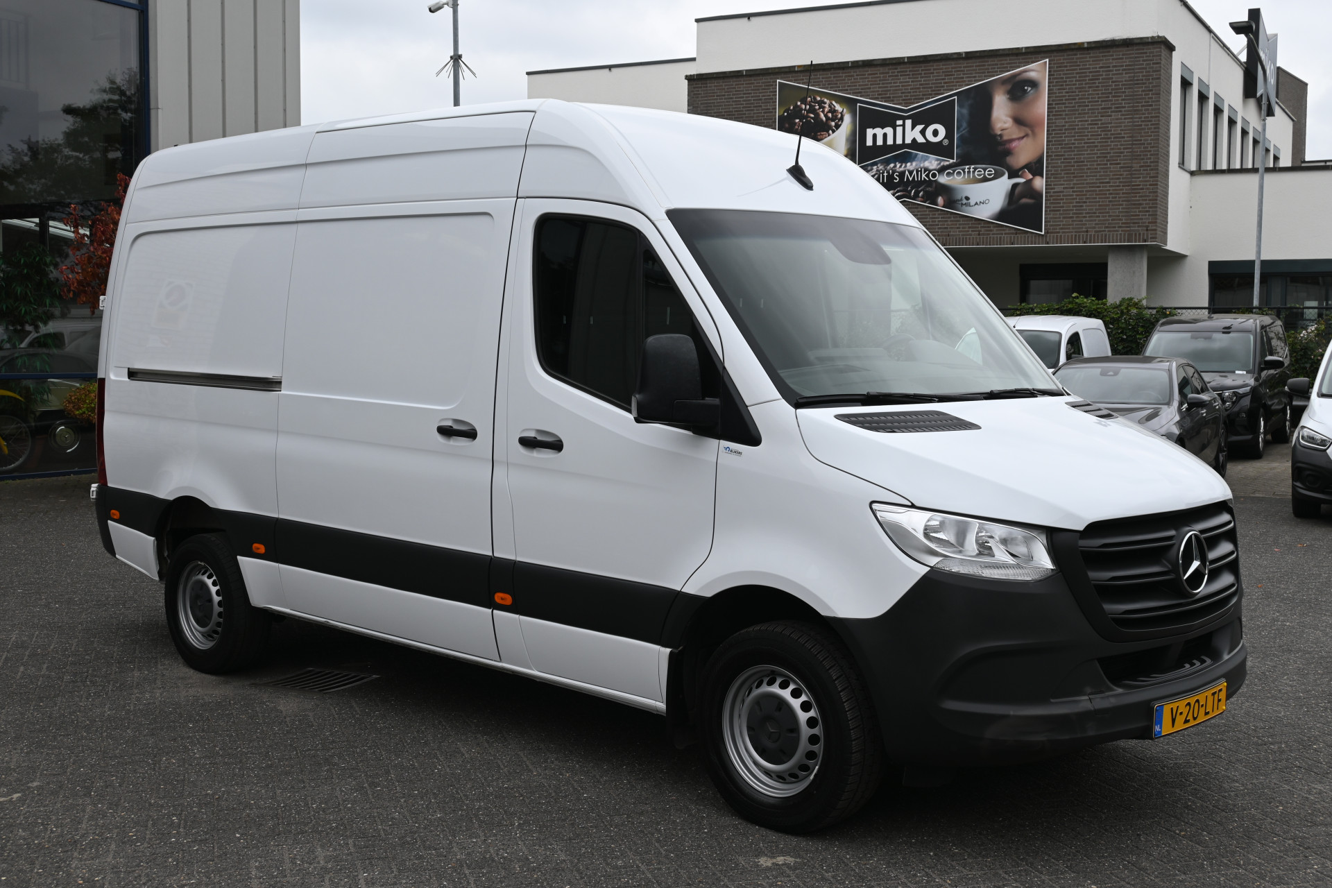 Mercedes-Benz Sprinter 9