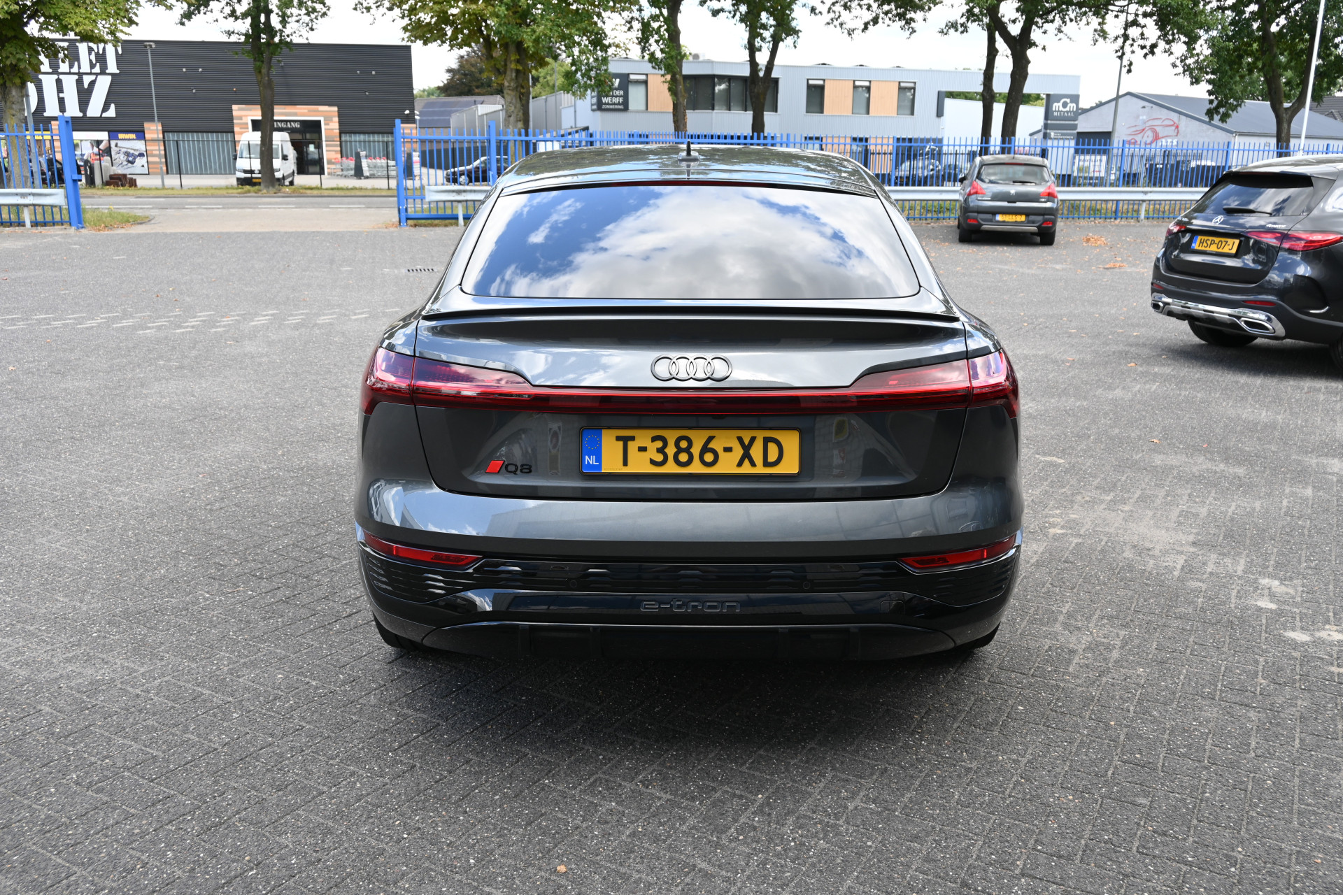 Audi Q8 Sportback e-tron 13
