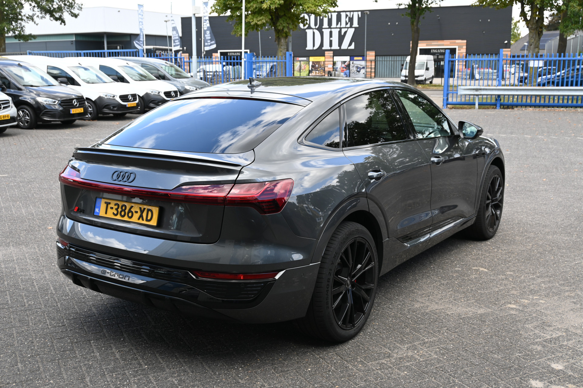 Audi Q8 Sportback e-tron 2