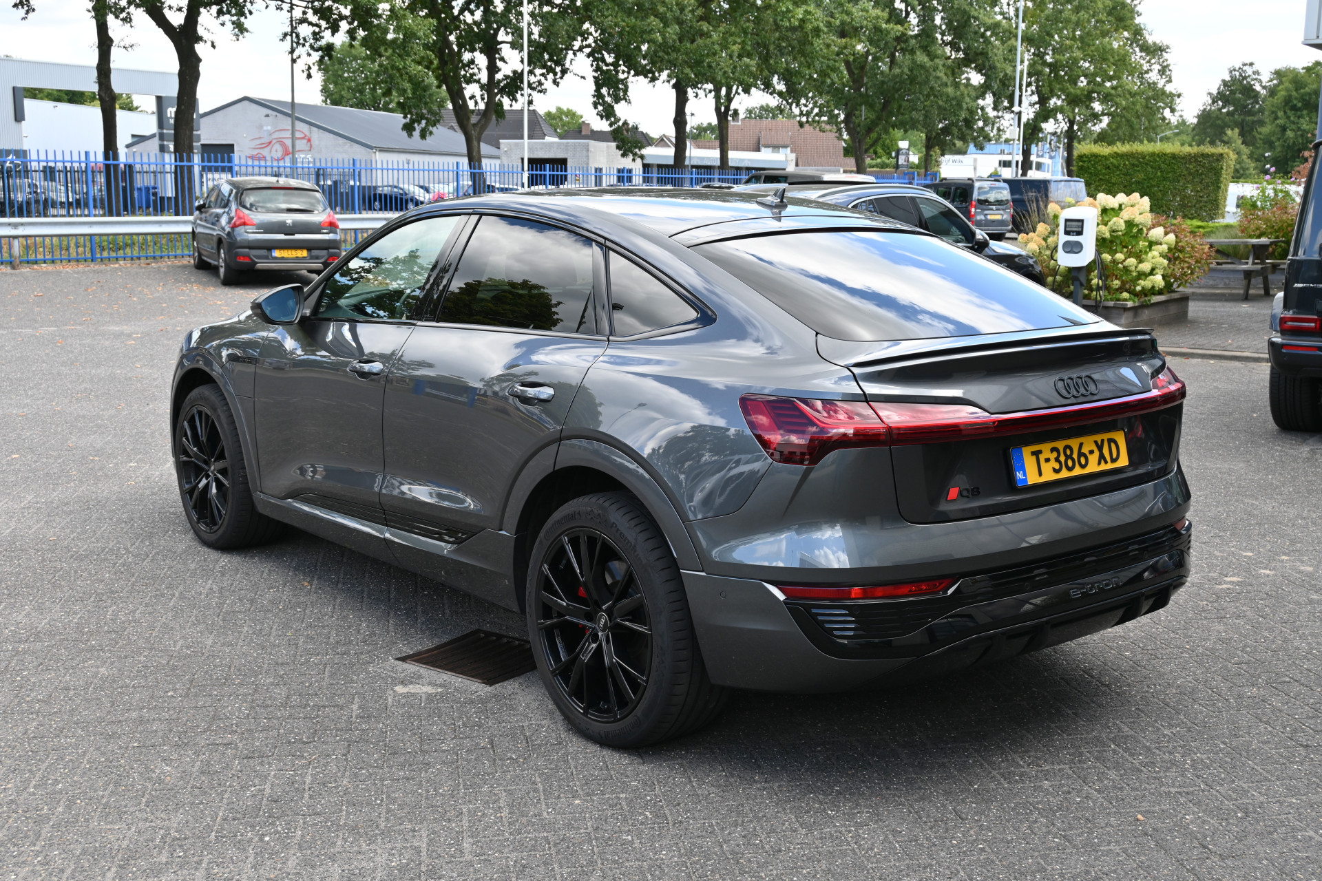 Audi Q8 Sportback e-tron 3