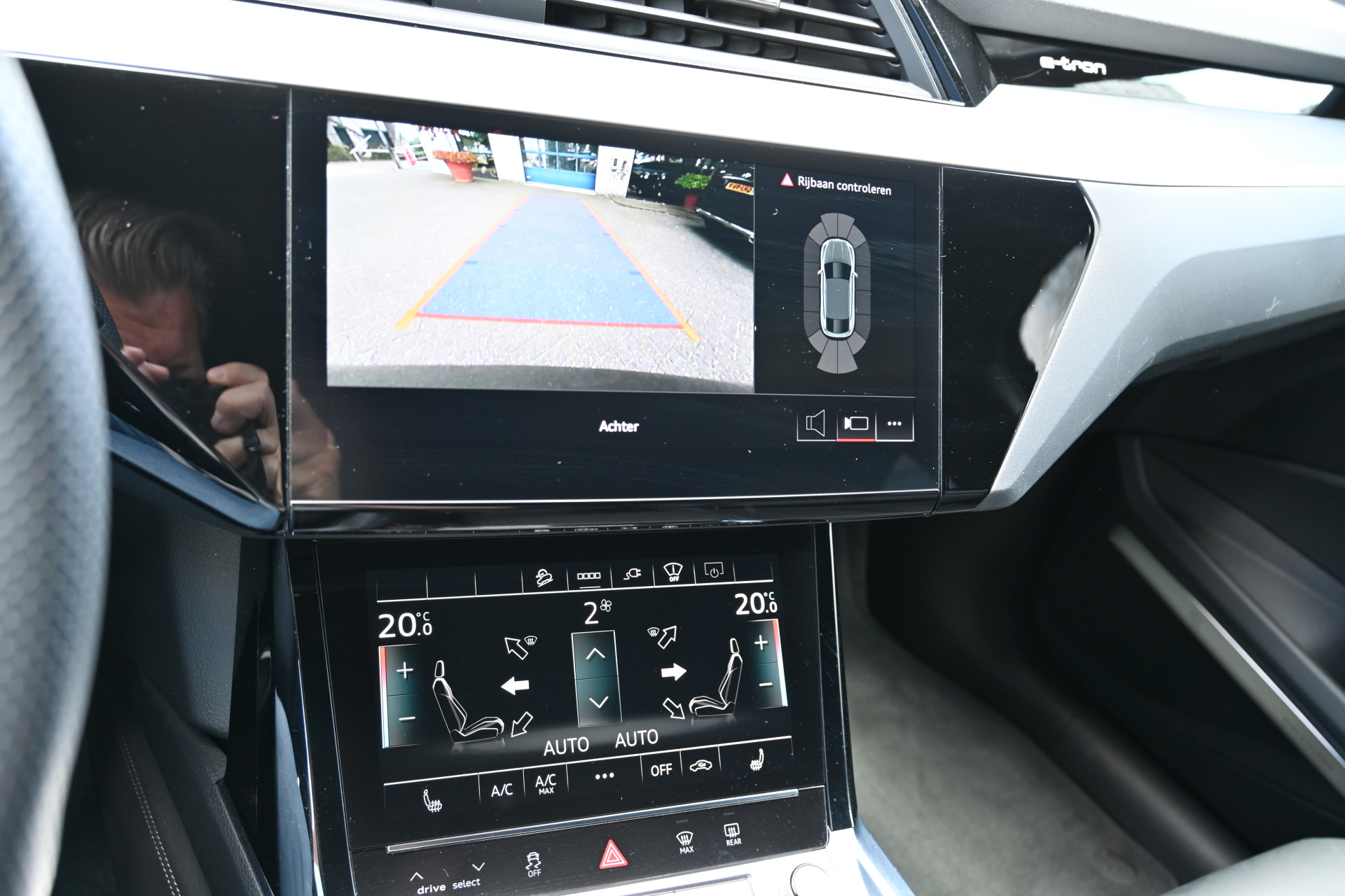 Audi Q8 Sportback e-tron 5