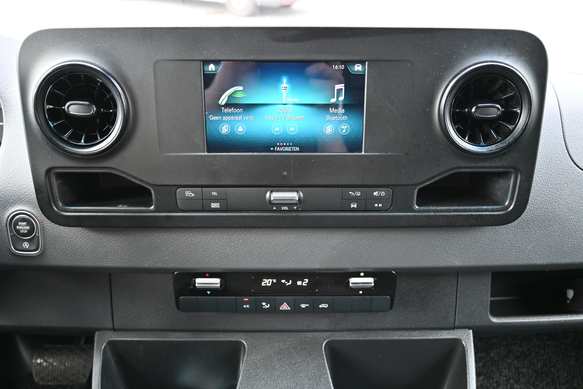 Mercedes-Benz Sprinter 4