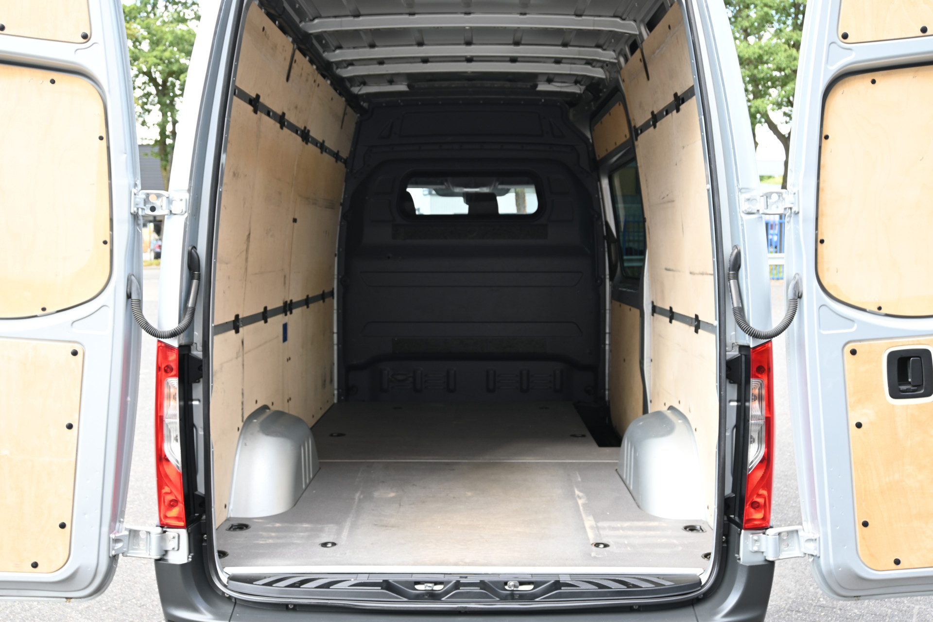 Mercedes-Benz Sprinter 12