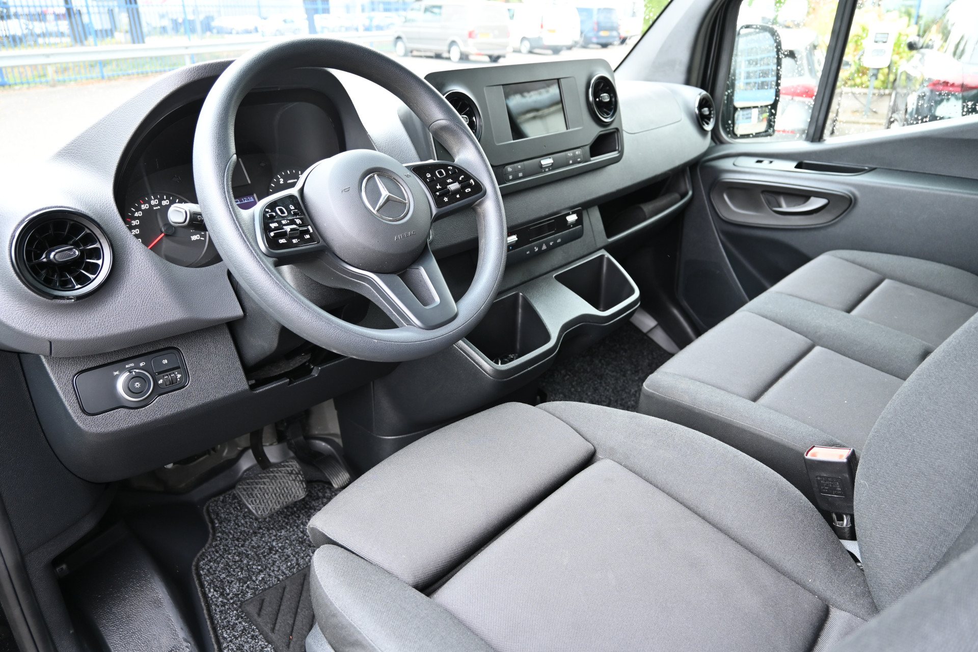 Mercedes-Benz Sprinter 3