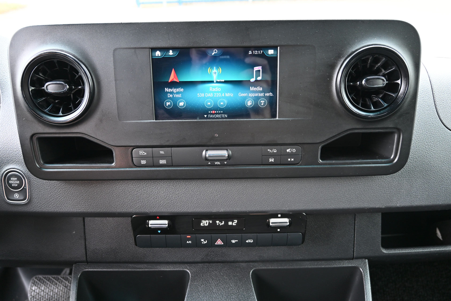 Mercedes-Benz Sprinter 4
