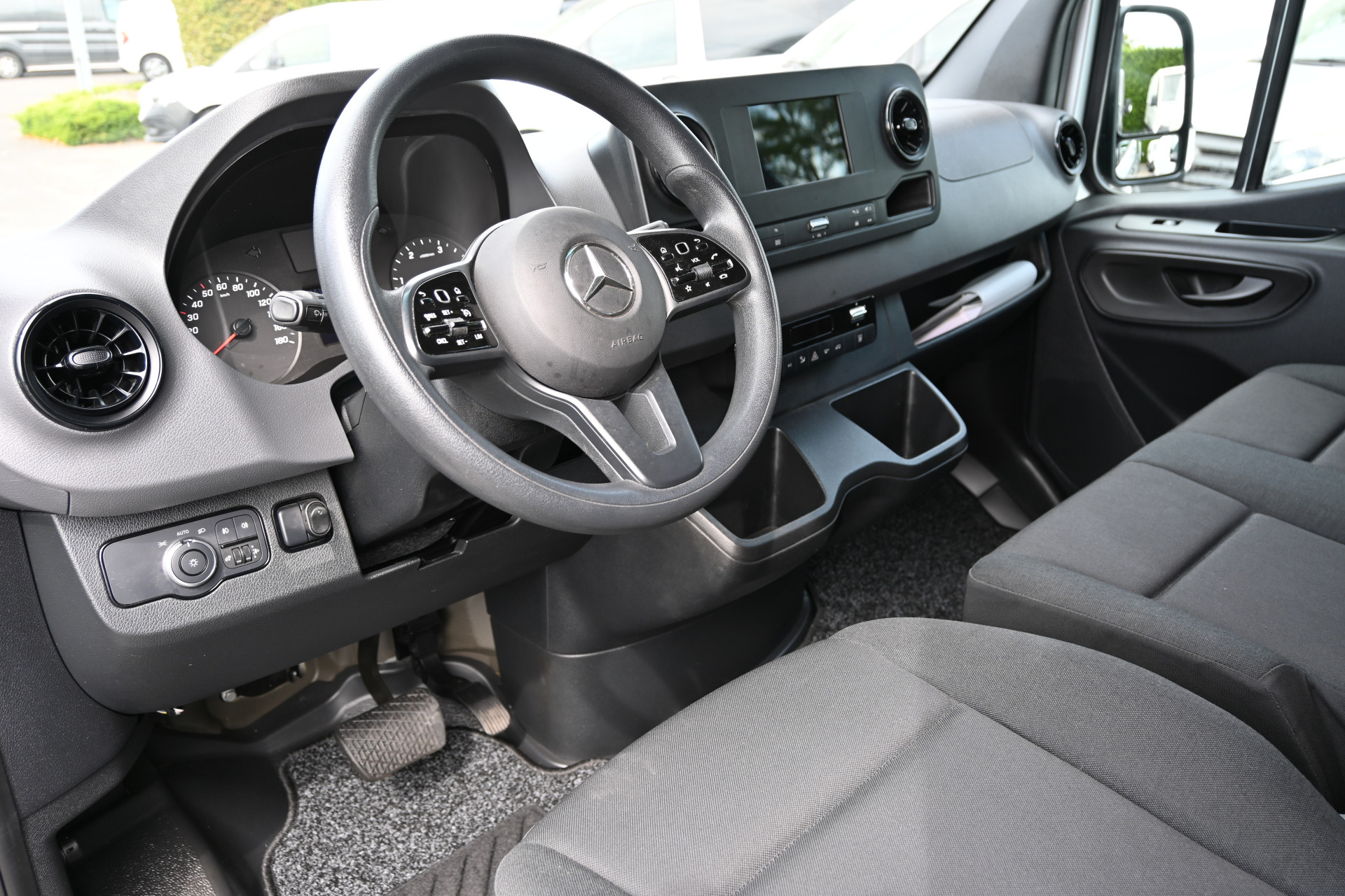 Mercedes-Benz Sprinter 4