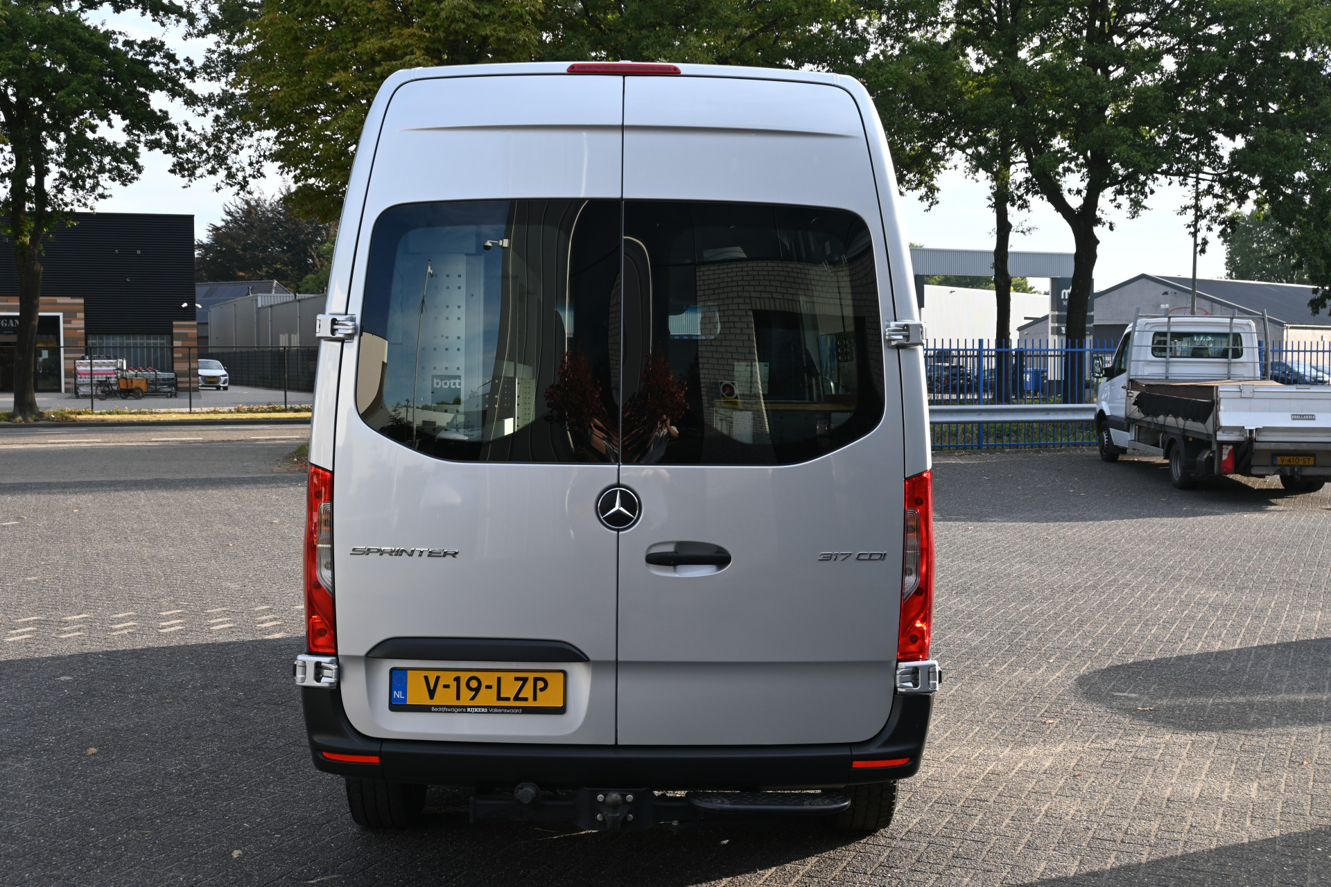 Mercedes-Benz Sprinter 9