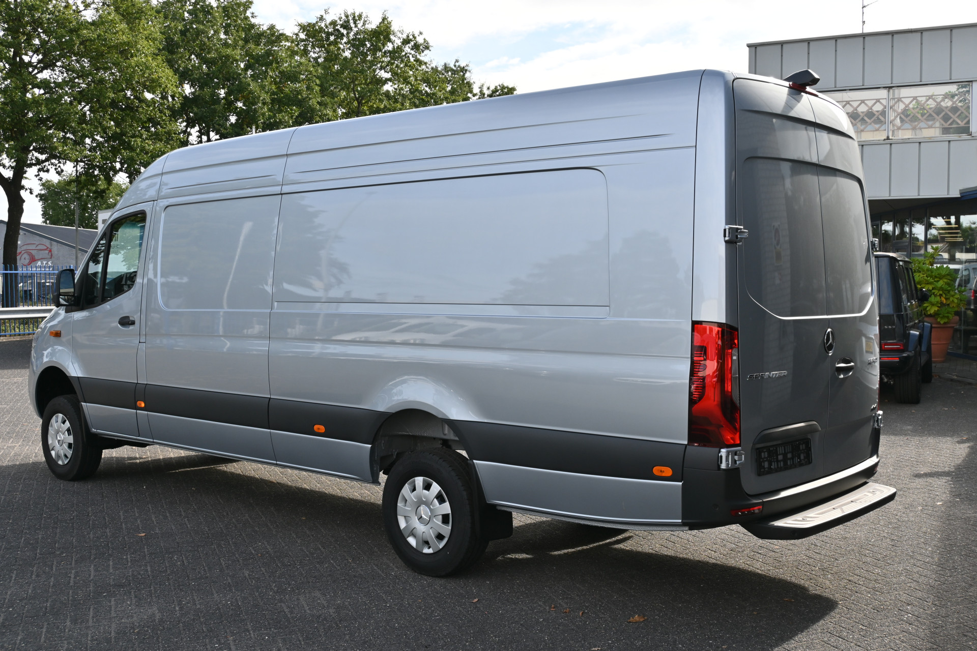 Mercedes-Benz Sprinter 10