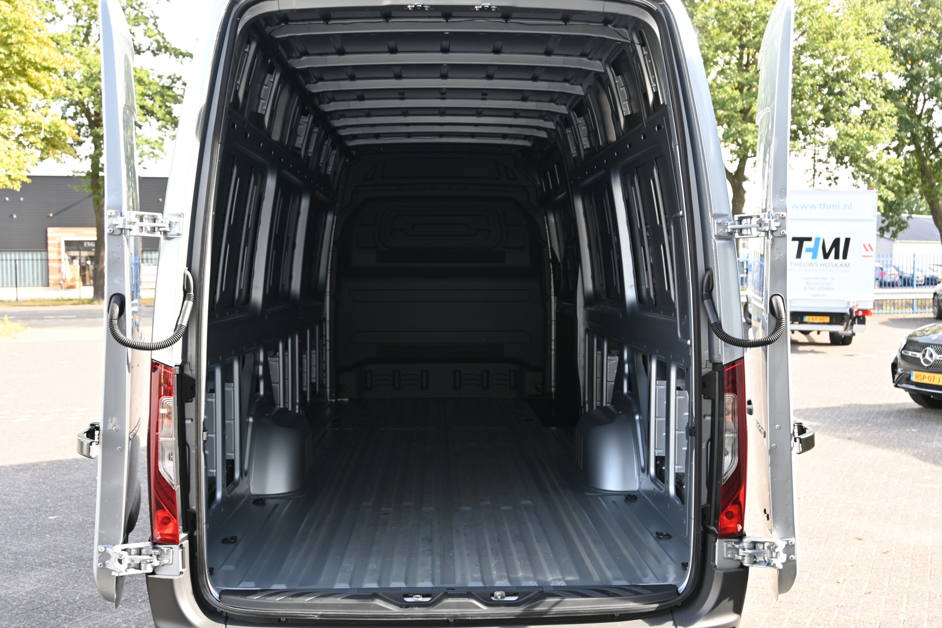 Mercedes-Benz Sprinter 12