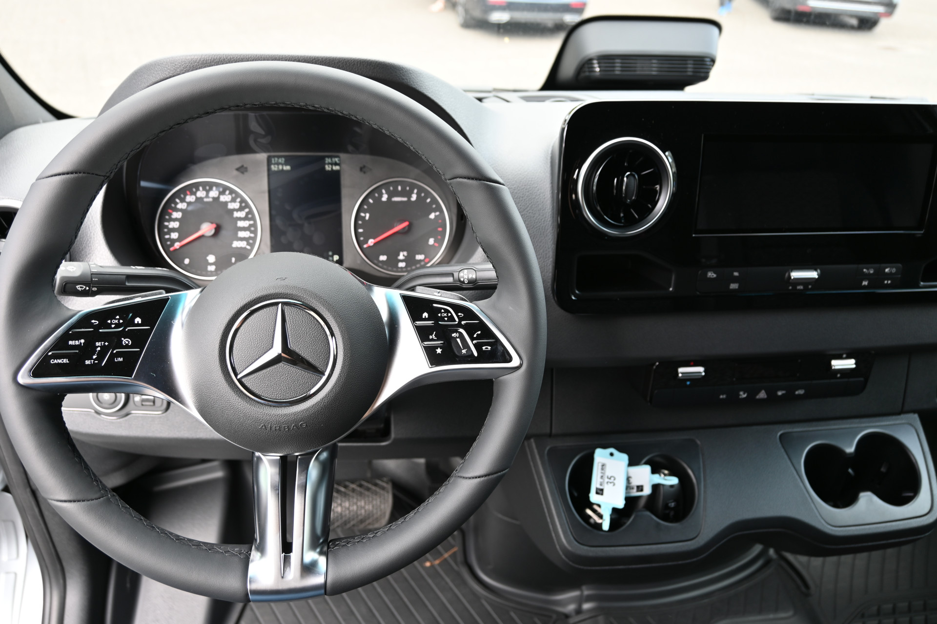 Mercedes-Benz Sprinter 13