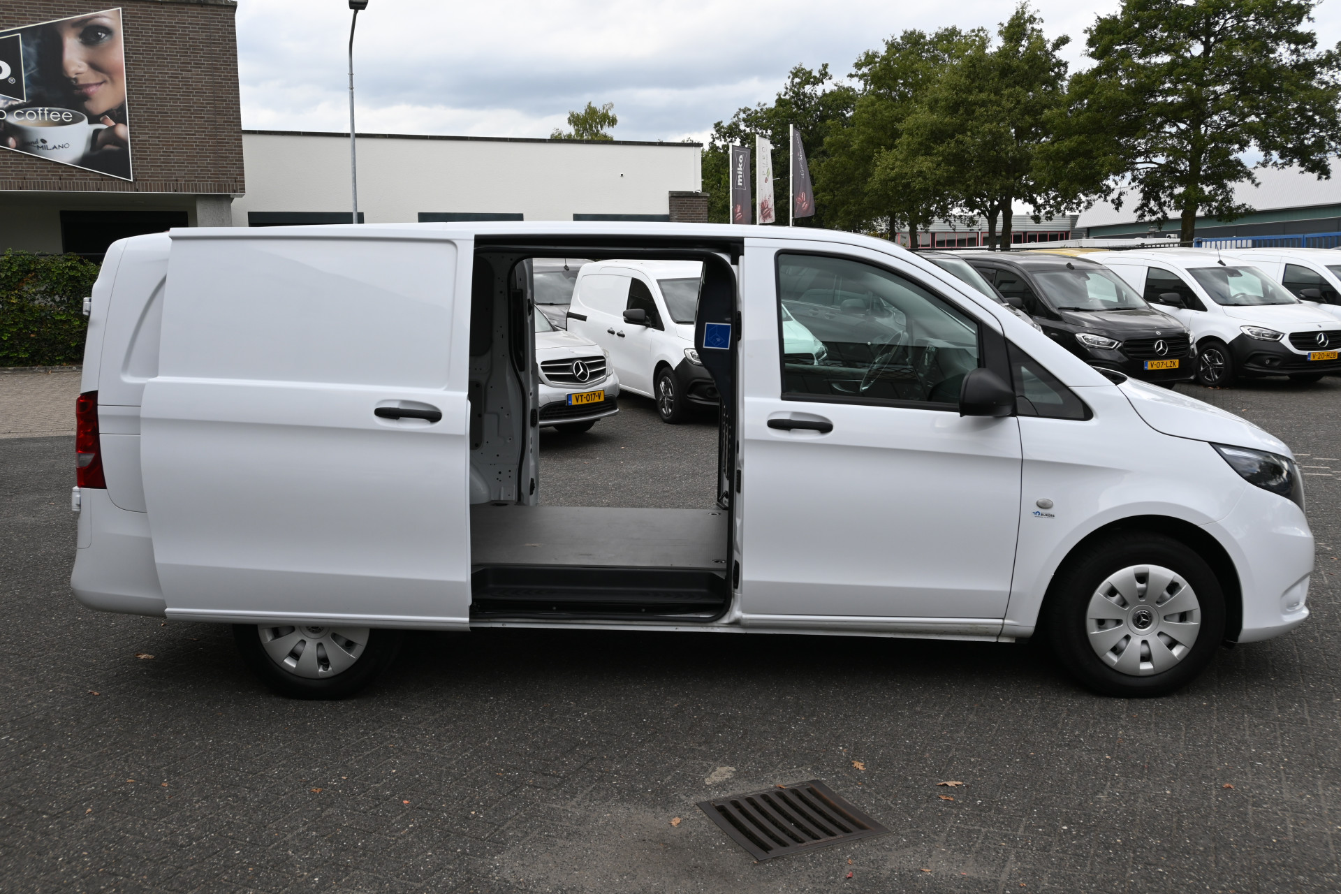 Mercedes-Benz Vito 2