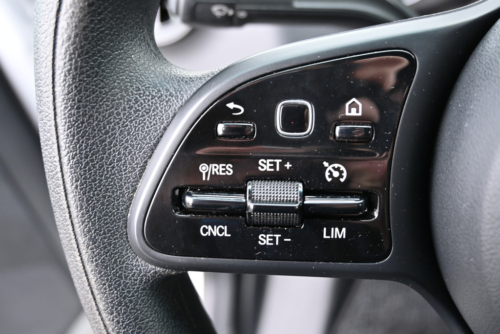 Mercedes-Benz Sprinter 13