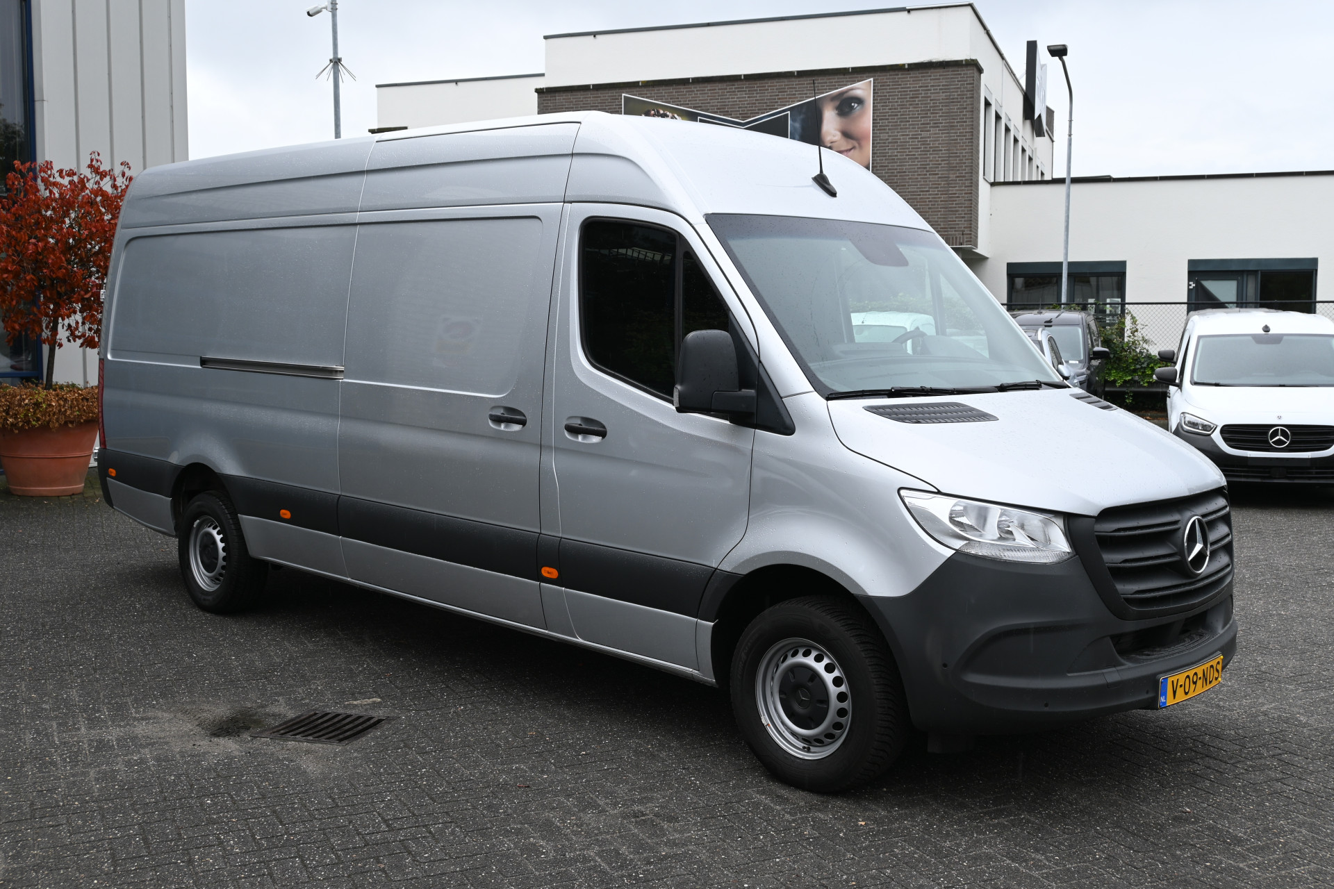 Mercedes-Benz Sprinter 9