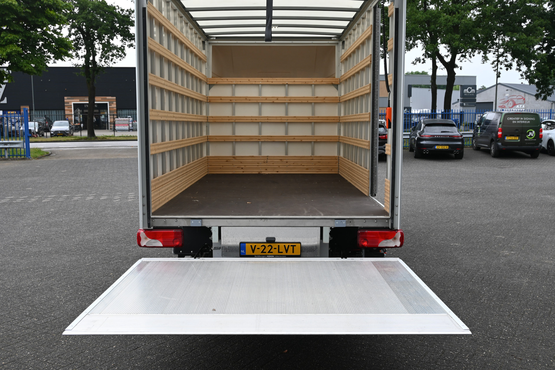 Mercedes-Benz Sprinter 10