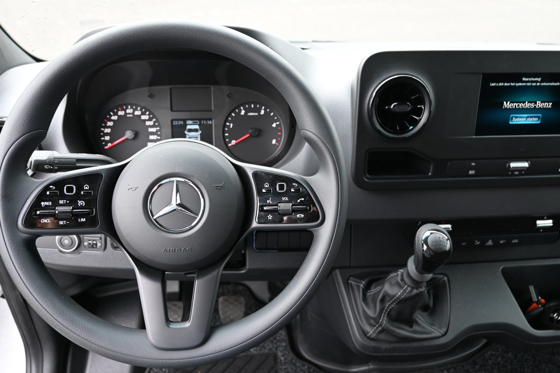 Mercedes-Benz Sprinter 14