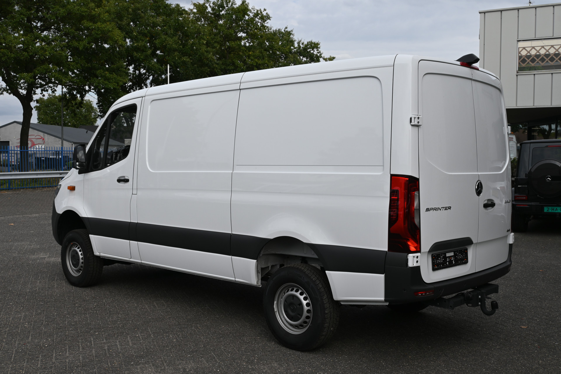 Mercedes-Benz Sprinter 10