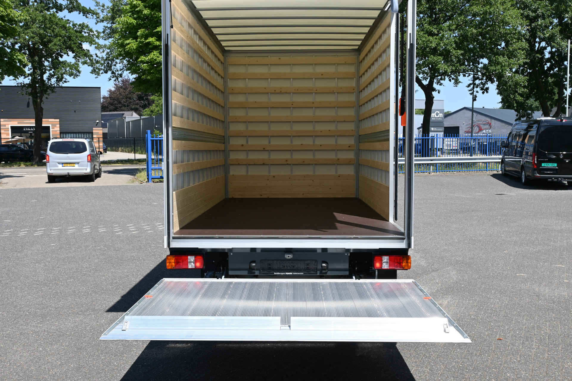 Mercedes-Benz Sprinter 9