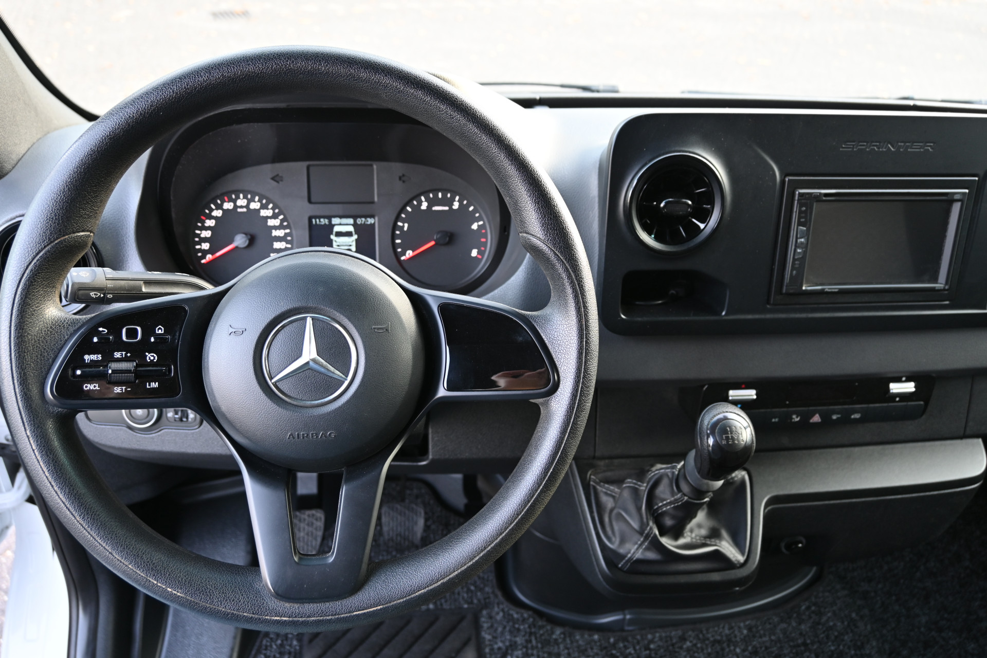 Mercedes-Benz Sprinter 12