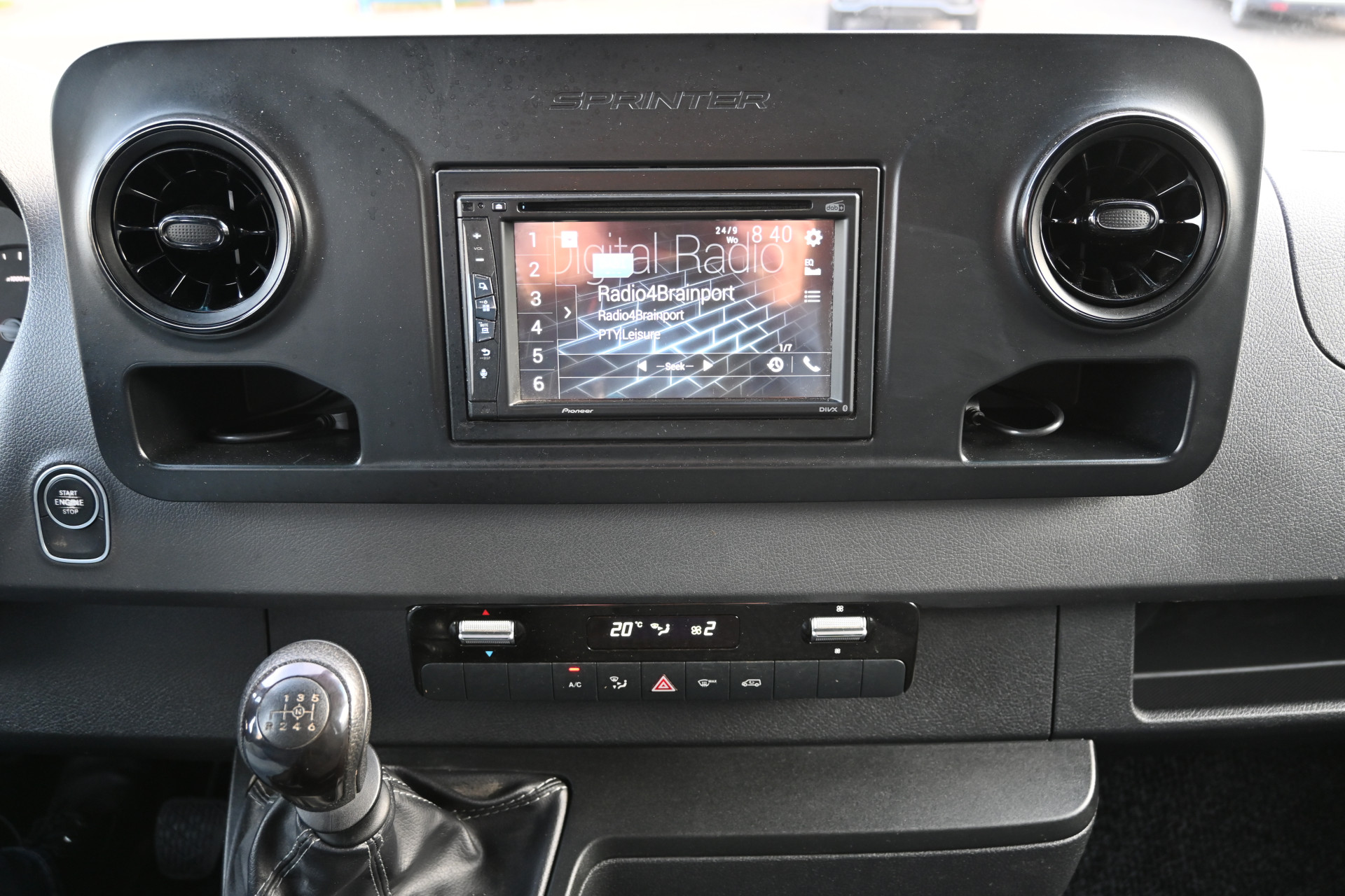 Mercedes-Benz Sprinter 4