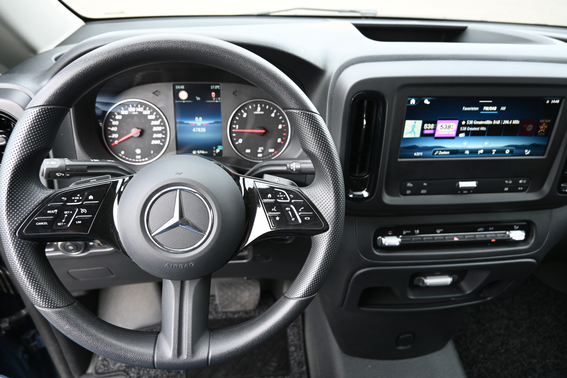 Mercedes-Benz Vito 12