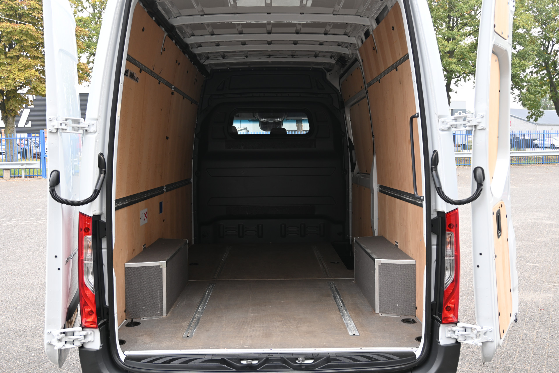 Mercedes-Benz Sprinter 11