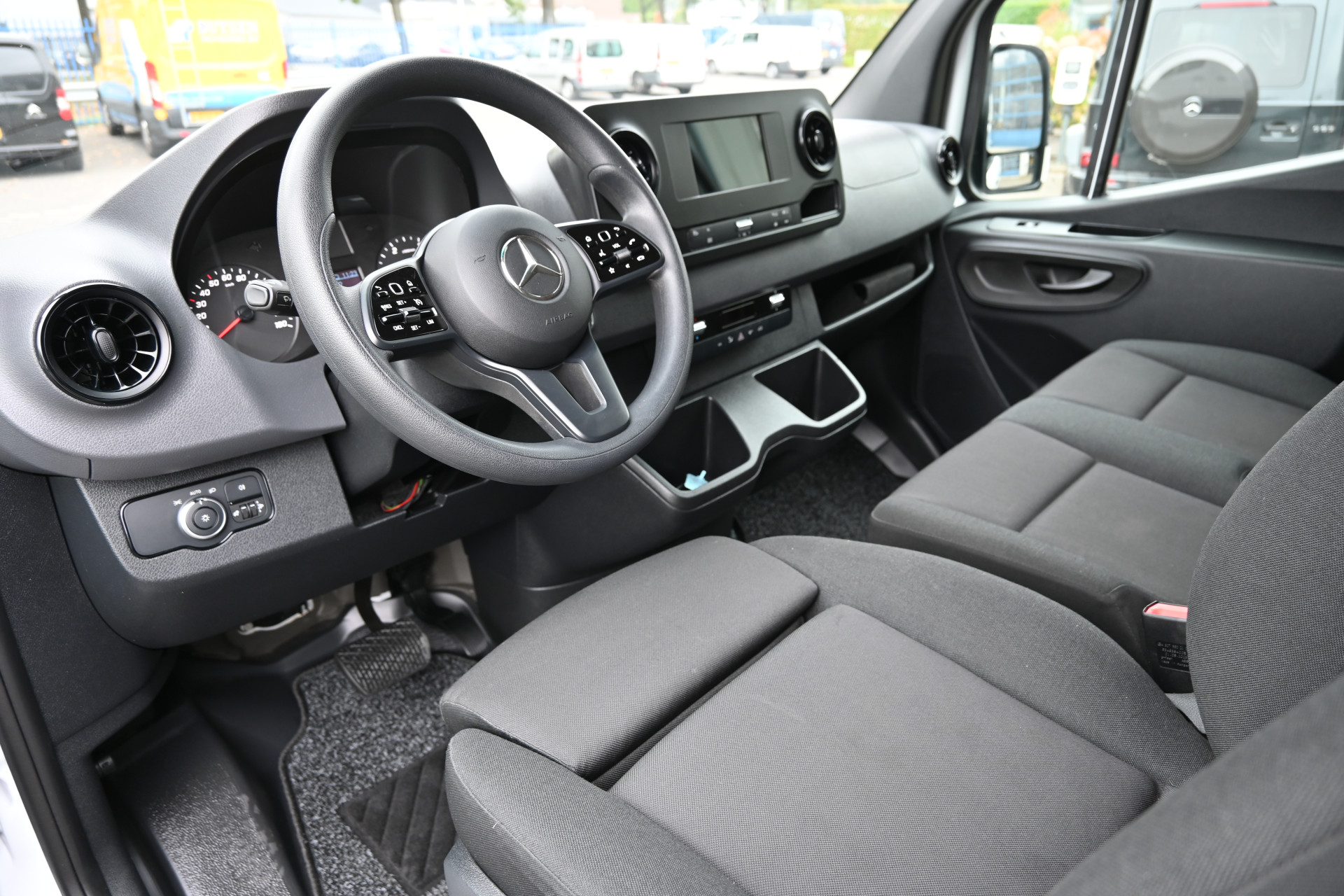 Mercedes-Benz Sprinter 3