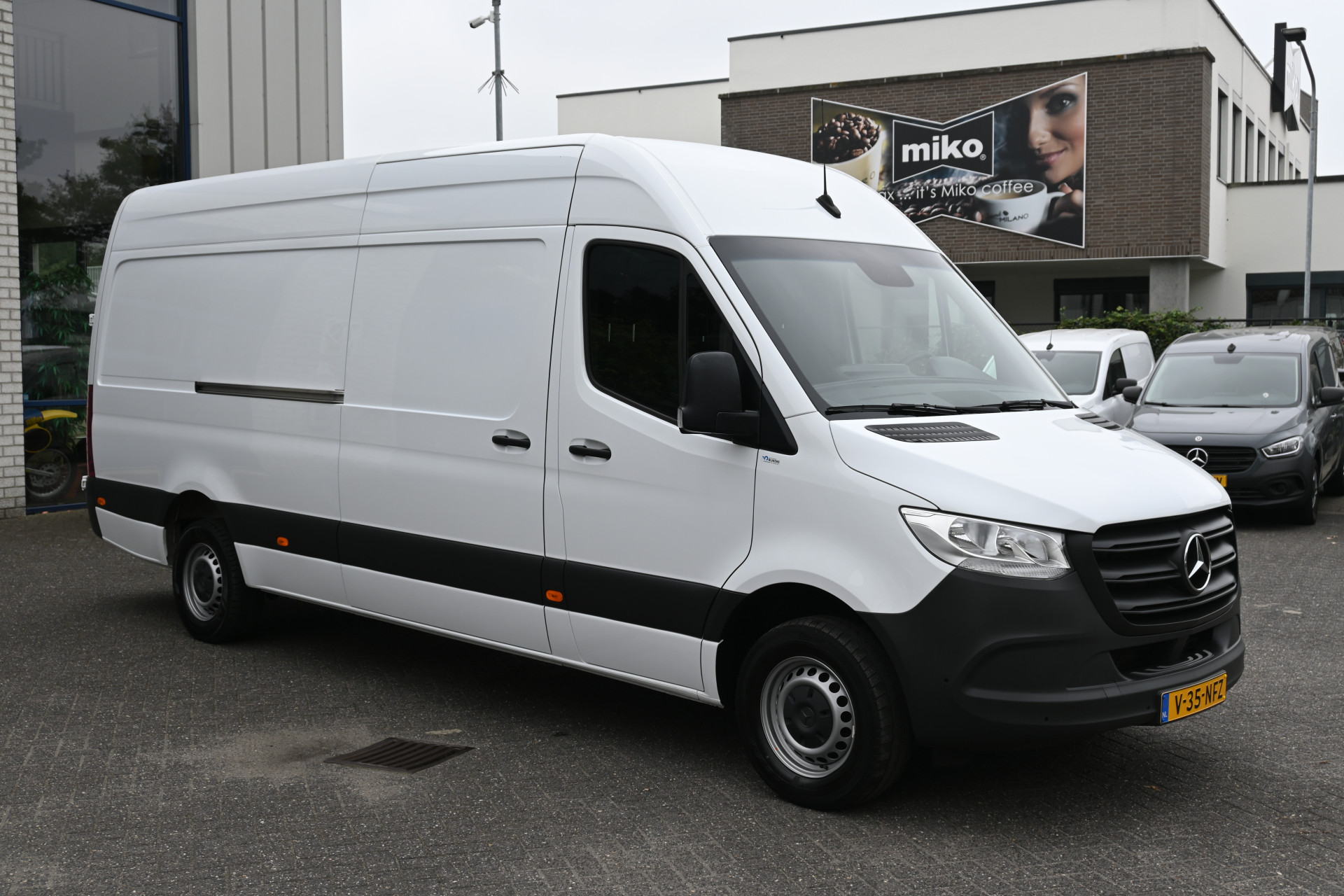 Mercedes-Benz Sprinter 8