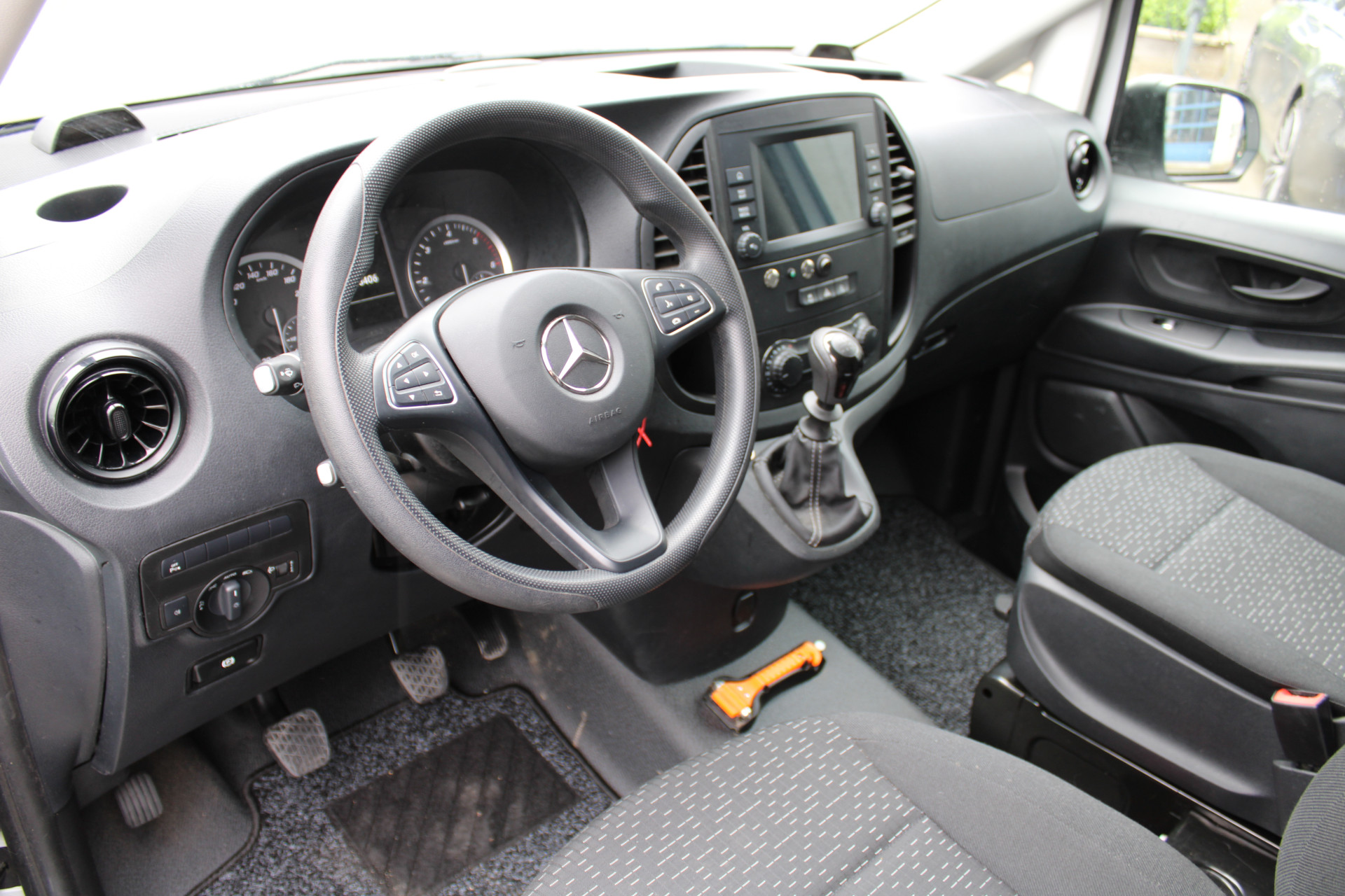 Mercedes-Benz Vito 4