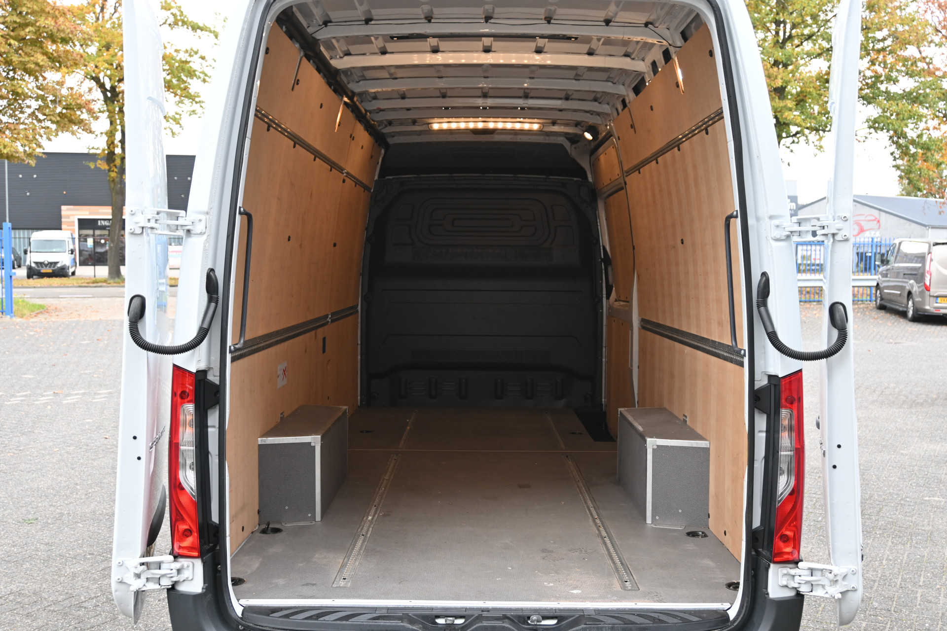 Mercedes-Benz Sprinter 12