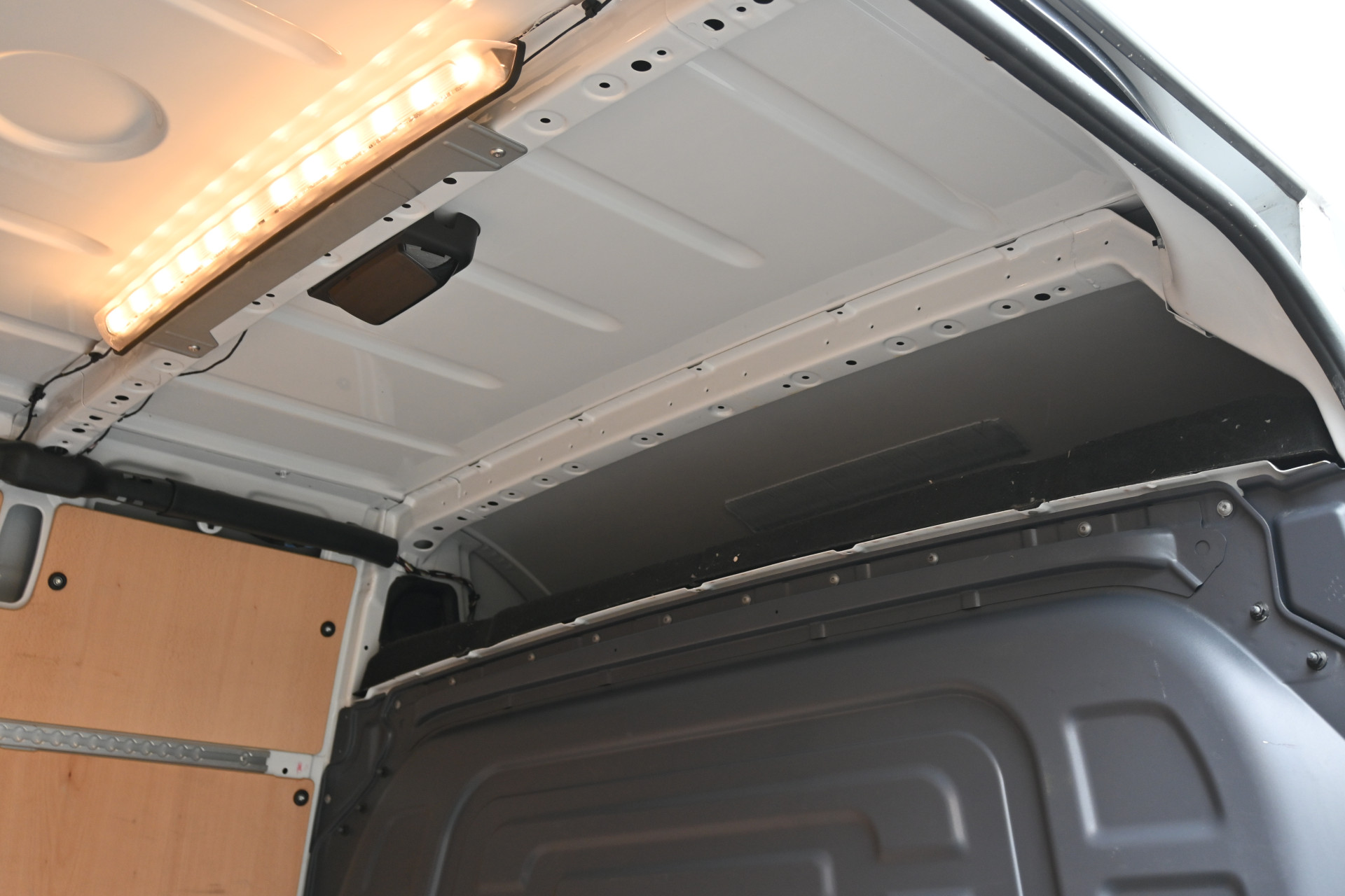 Mercedes-Benz Sprinter 13