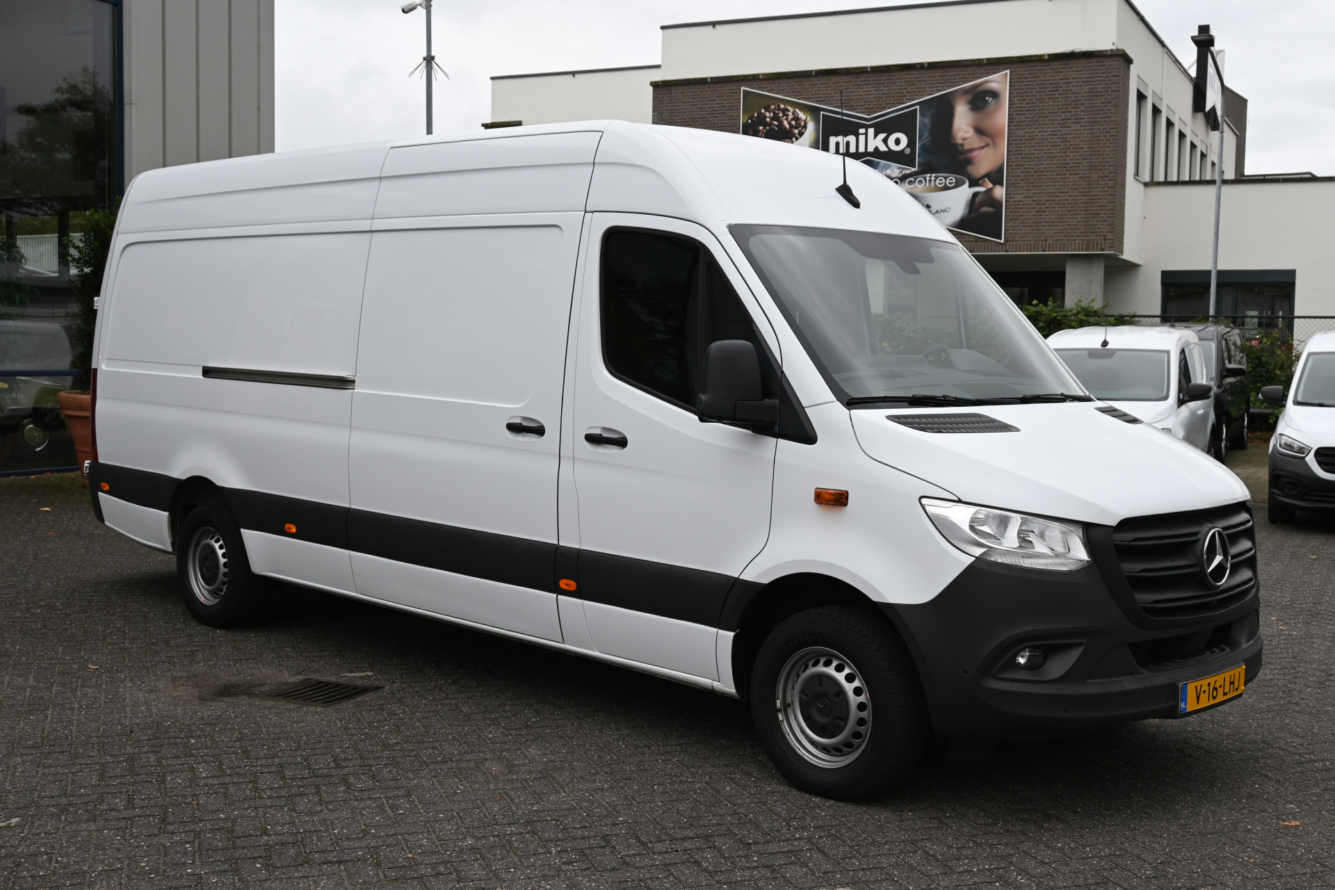 Mercedes-Benz Sprinter 9