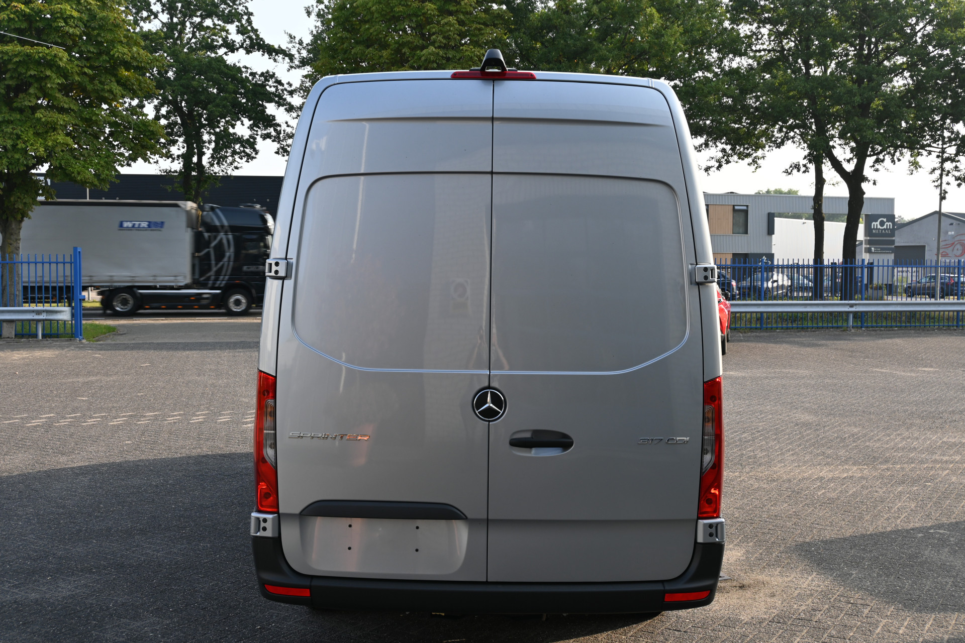 Mercedes-Benz Sprinter 10