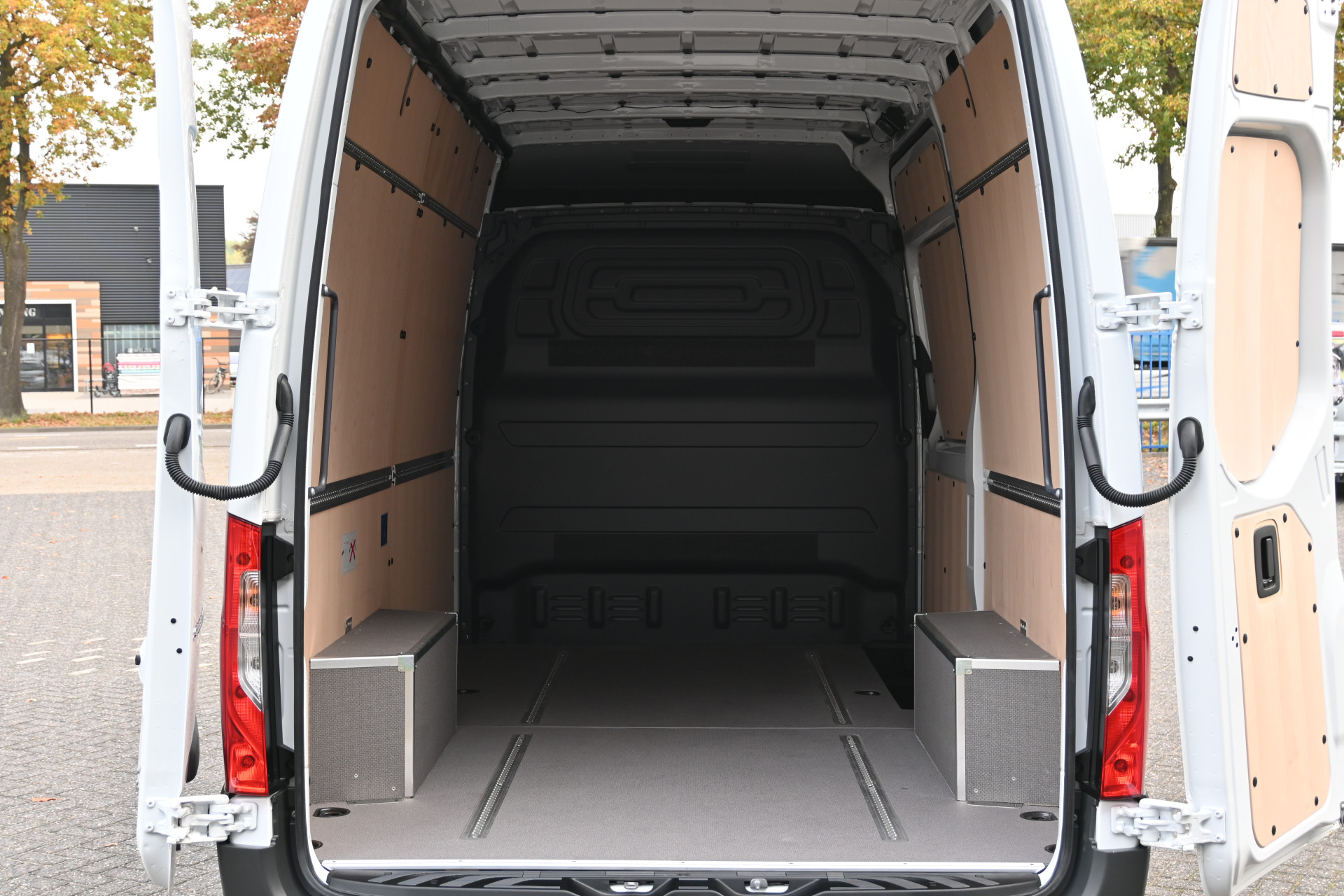 Mercedes-Benz Sprinter 11