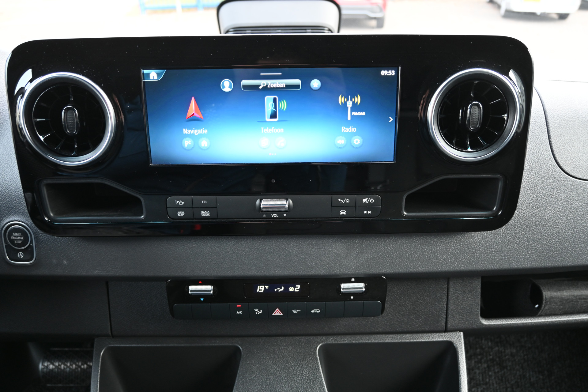 Mercedes-Benz Sprinter 4