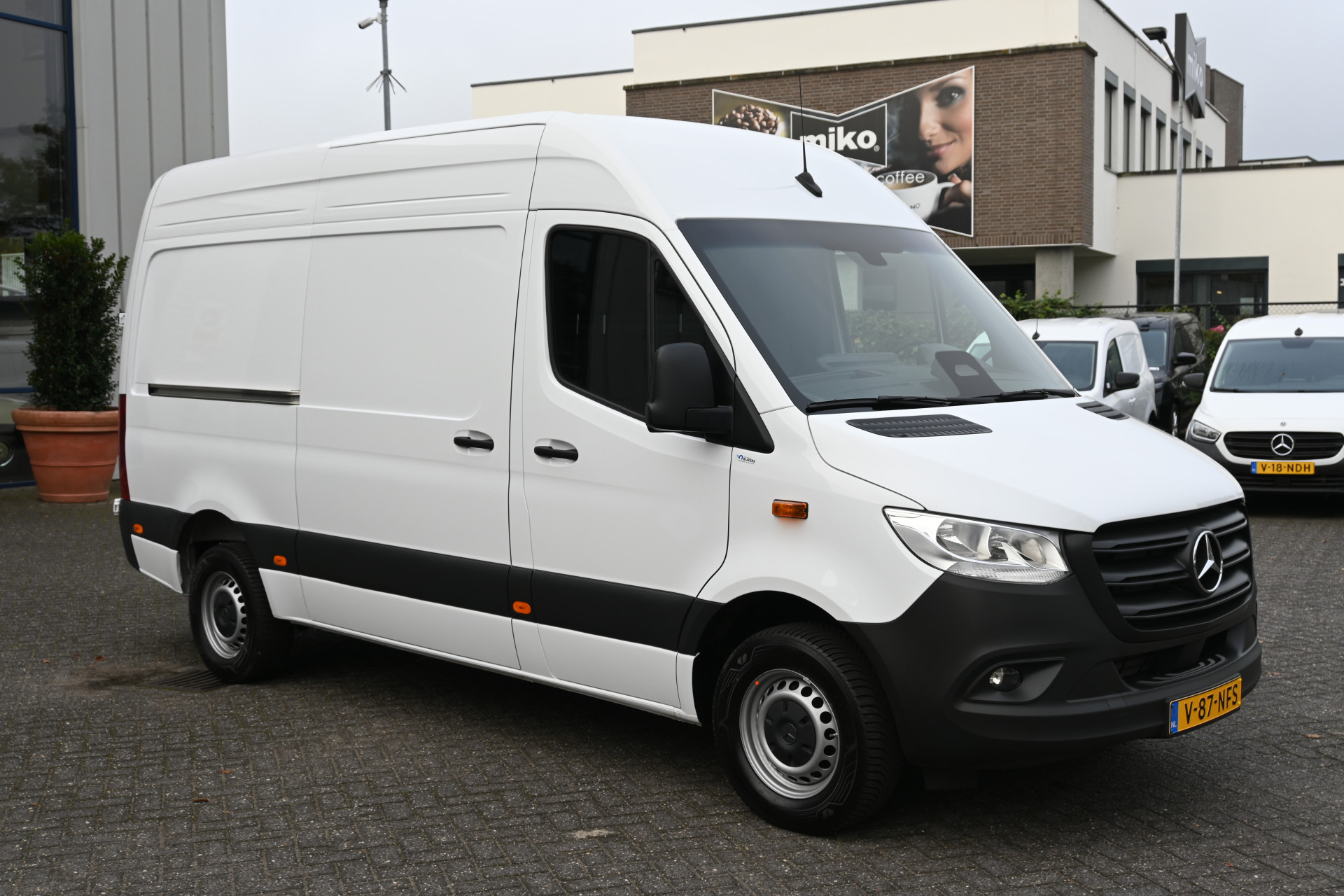 Mercedes-Benz Sprinter 8