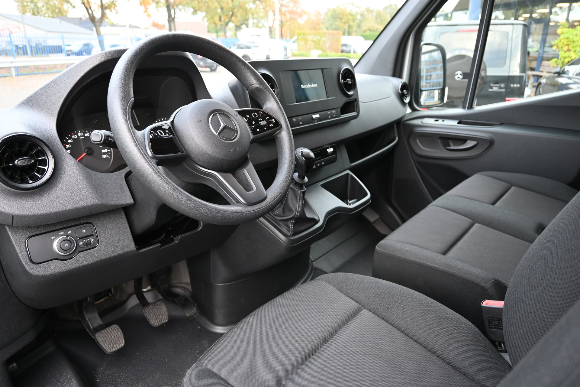 Mercedes-Benz Sprinter 4